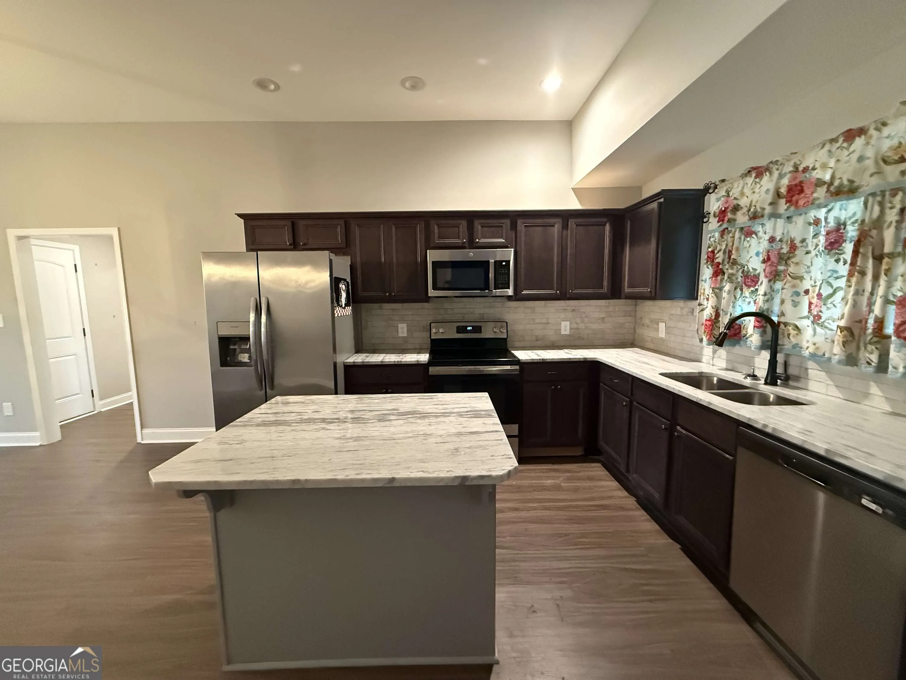 215 Red Tail Circle
