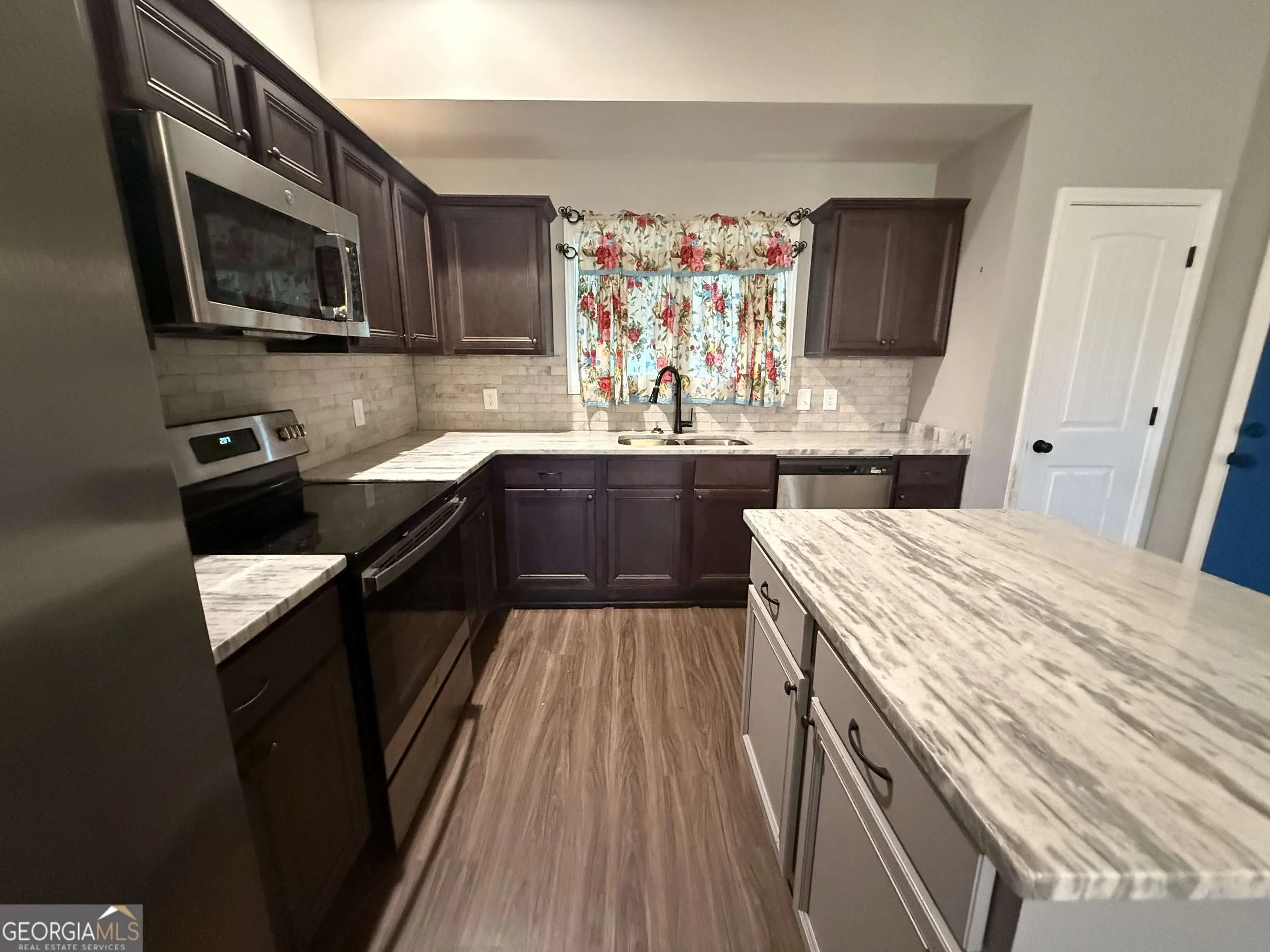 215 Red Tail Circle