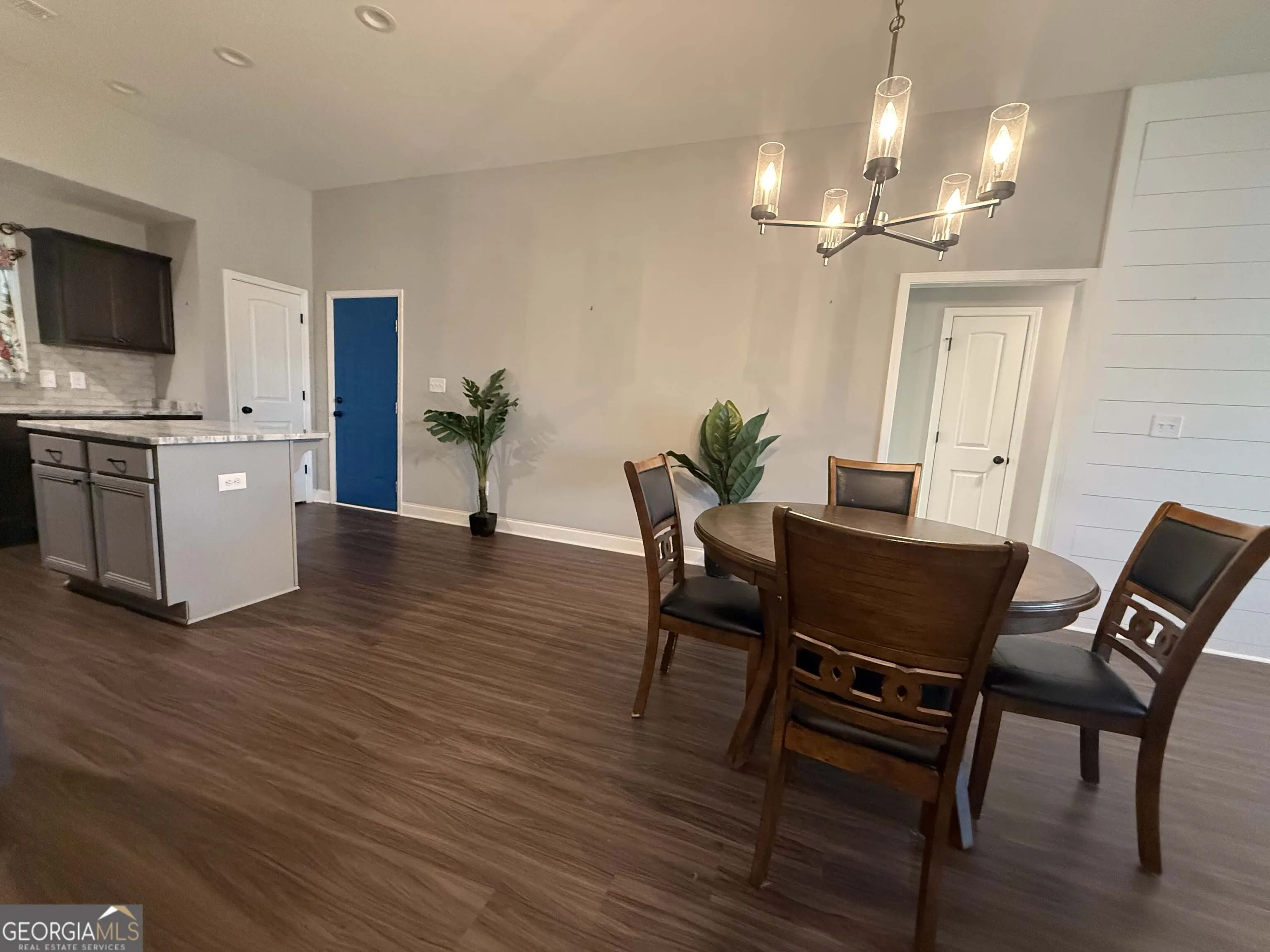 215 Red Tail Circle