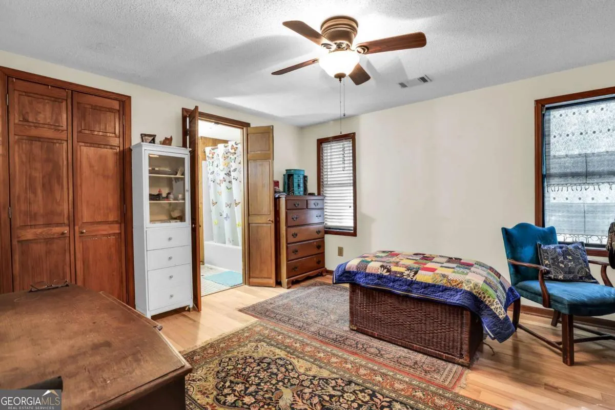 40 Old Sunbury Trail