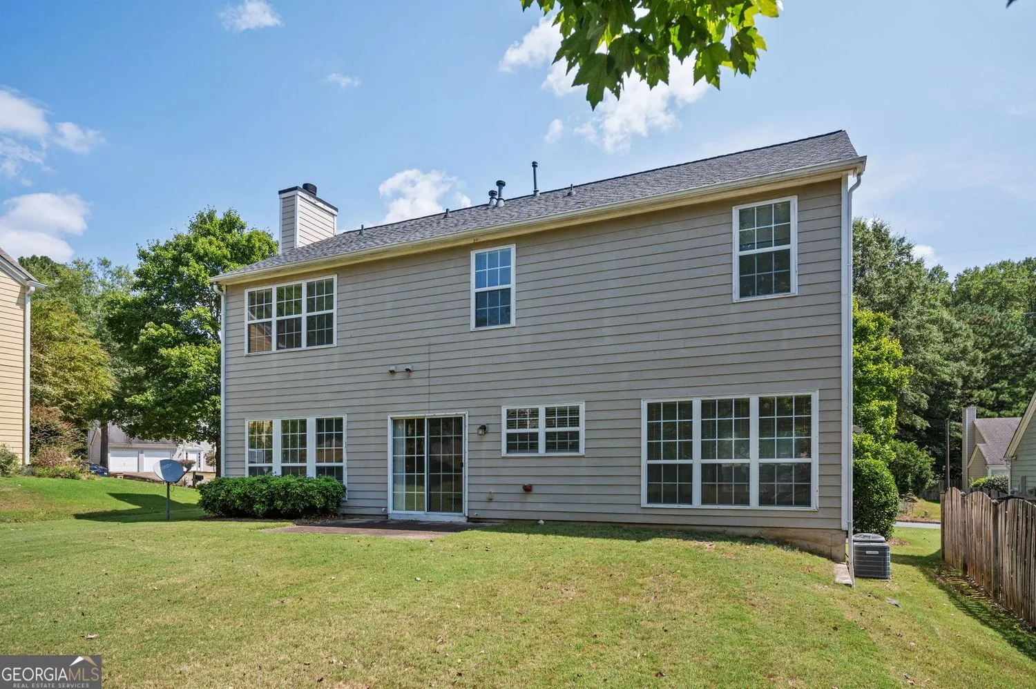 671 Glenbarrett Court NE