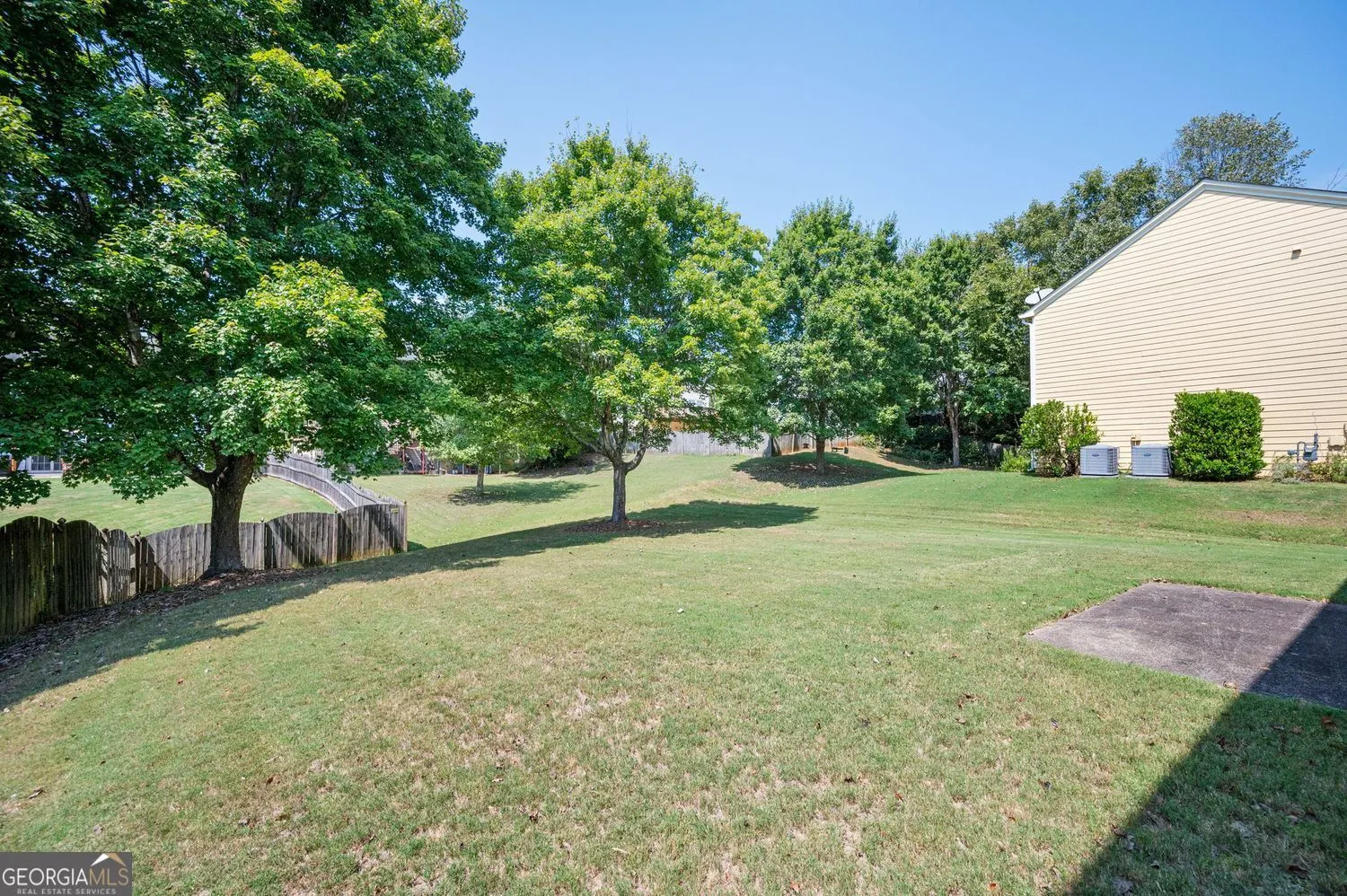 671 Glenbarrett Court NE