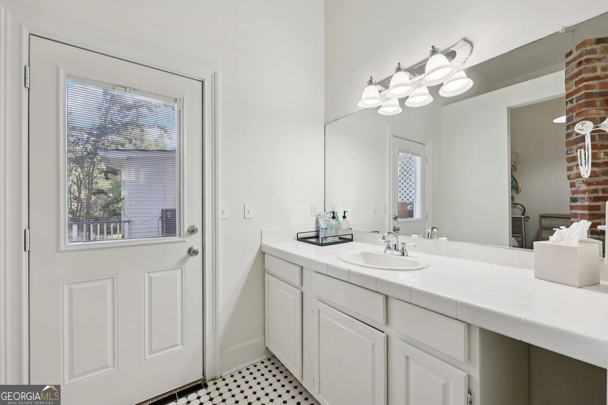1585 Blackwell Road