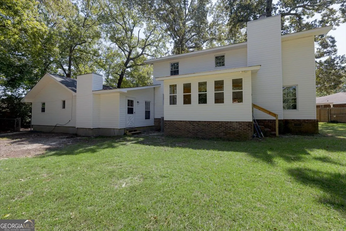 305 Tarrasa Drive