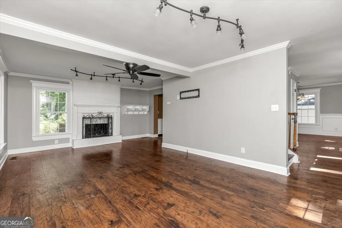 305 Tarrasa Drive
