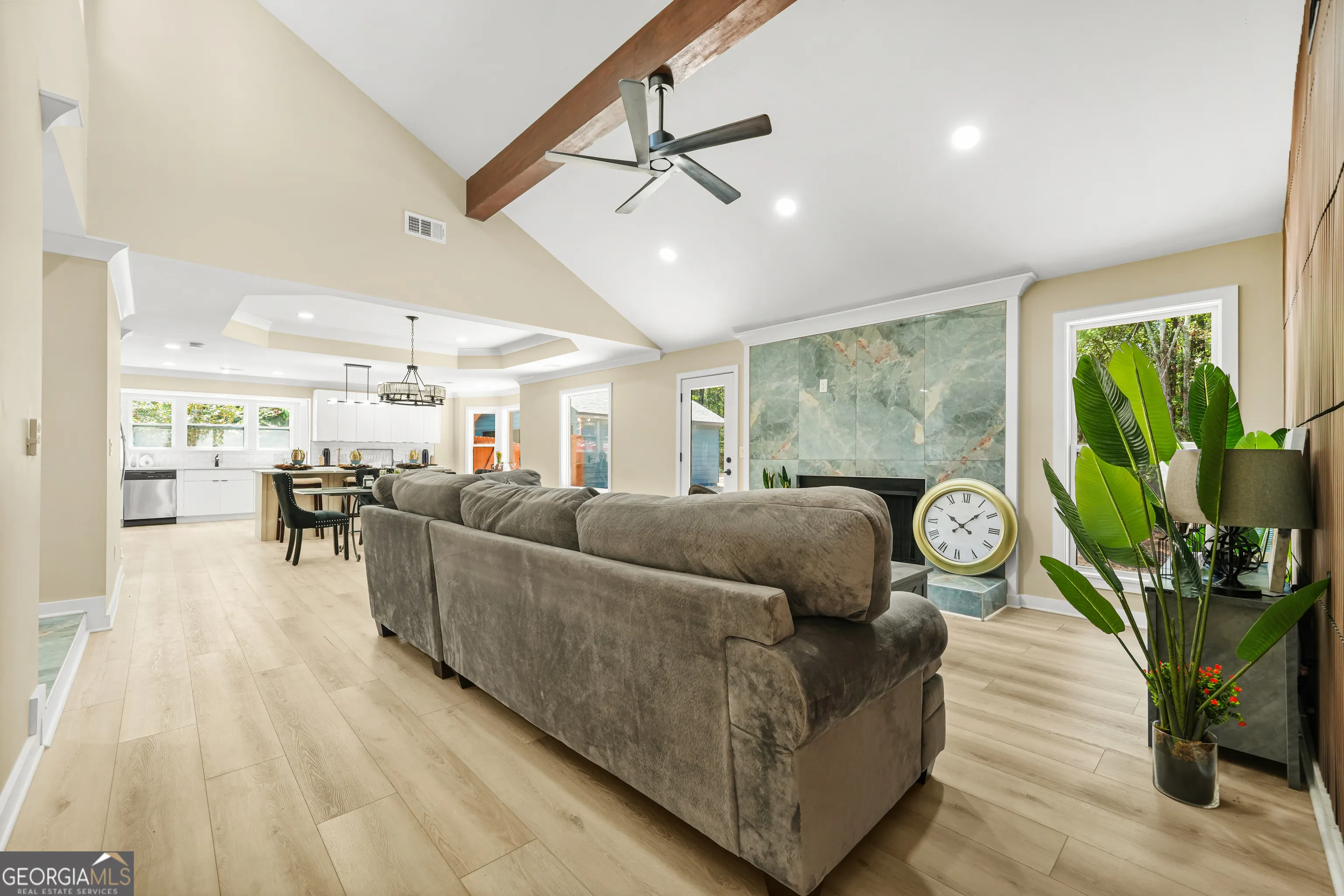 105 Shadowood Lane