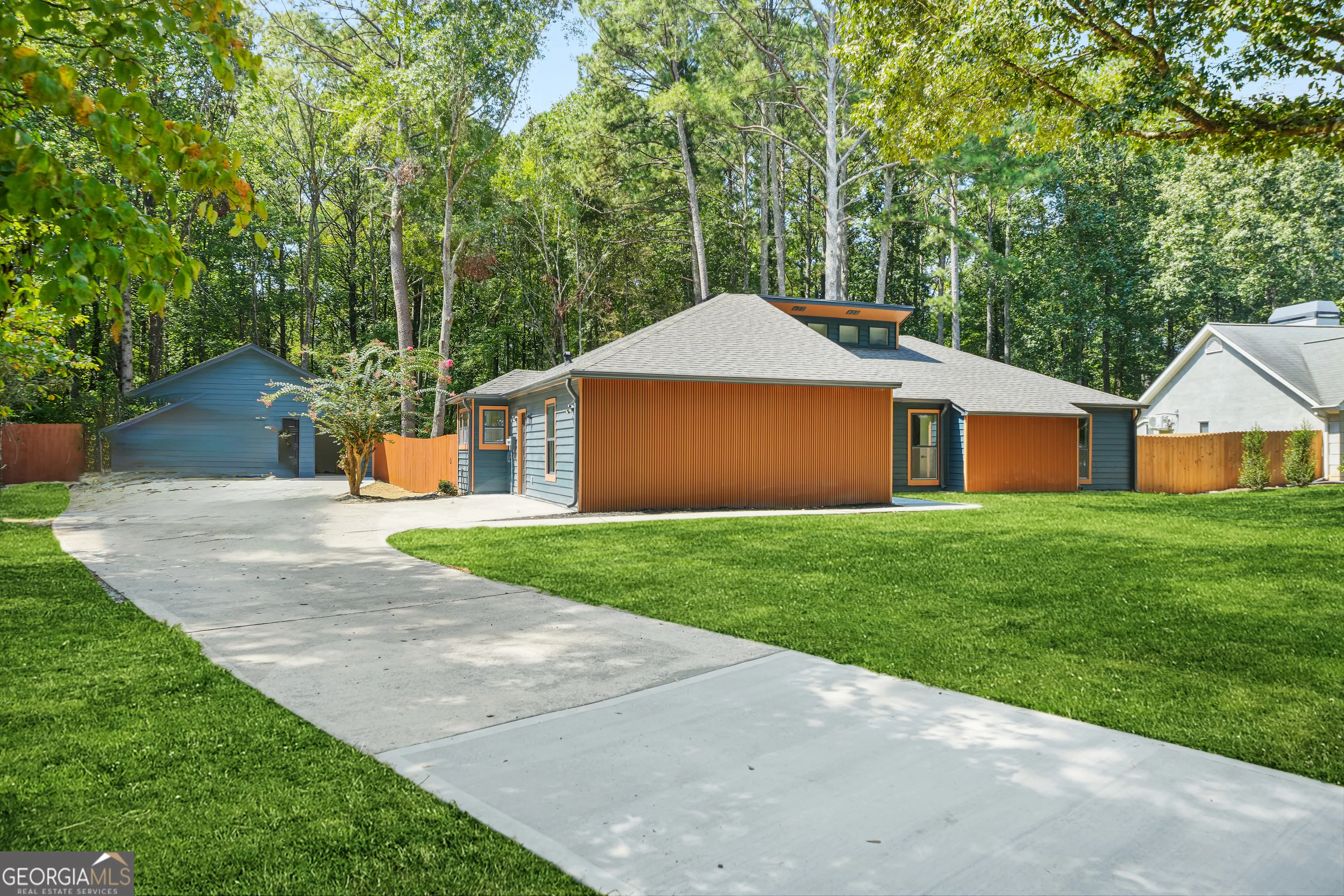 105 Shadowood Lane