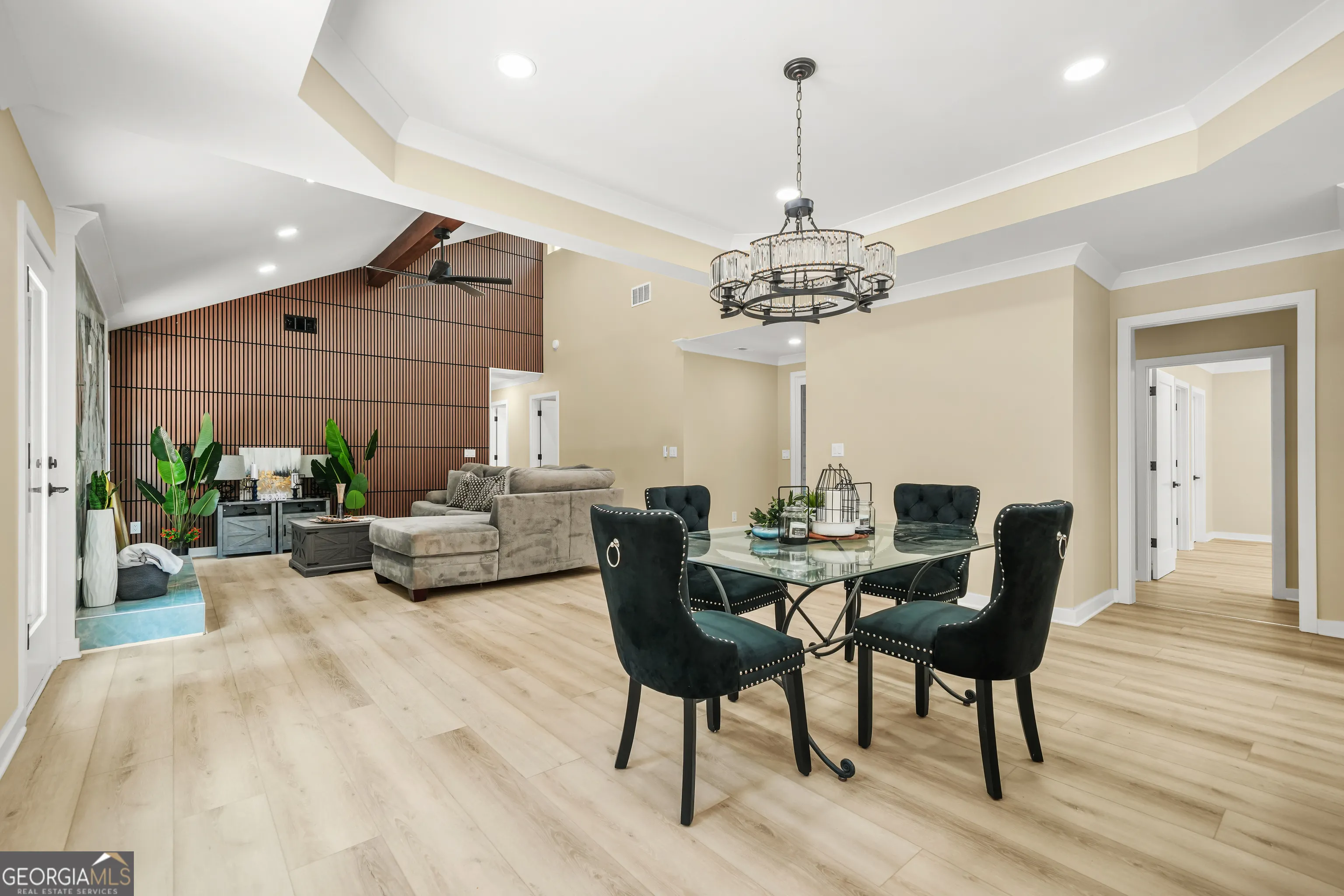 105 Shadowood Lane