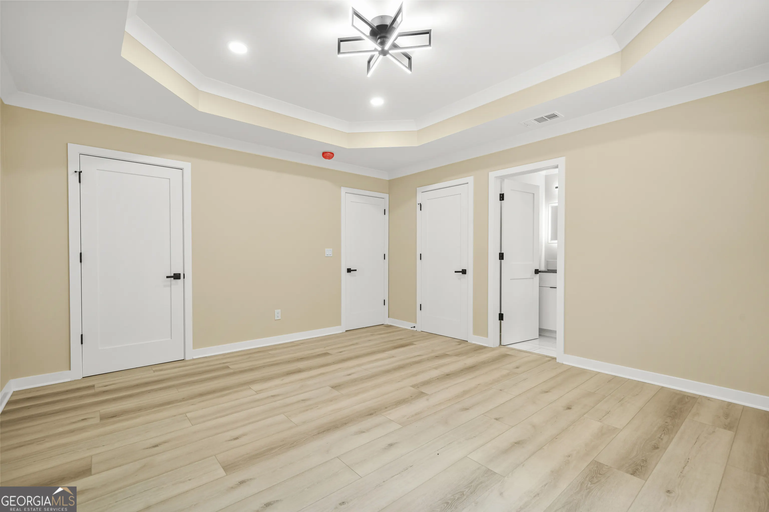 105 Shadowood Lane