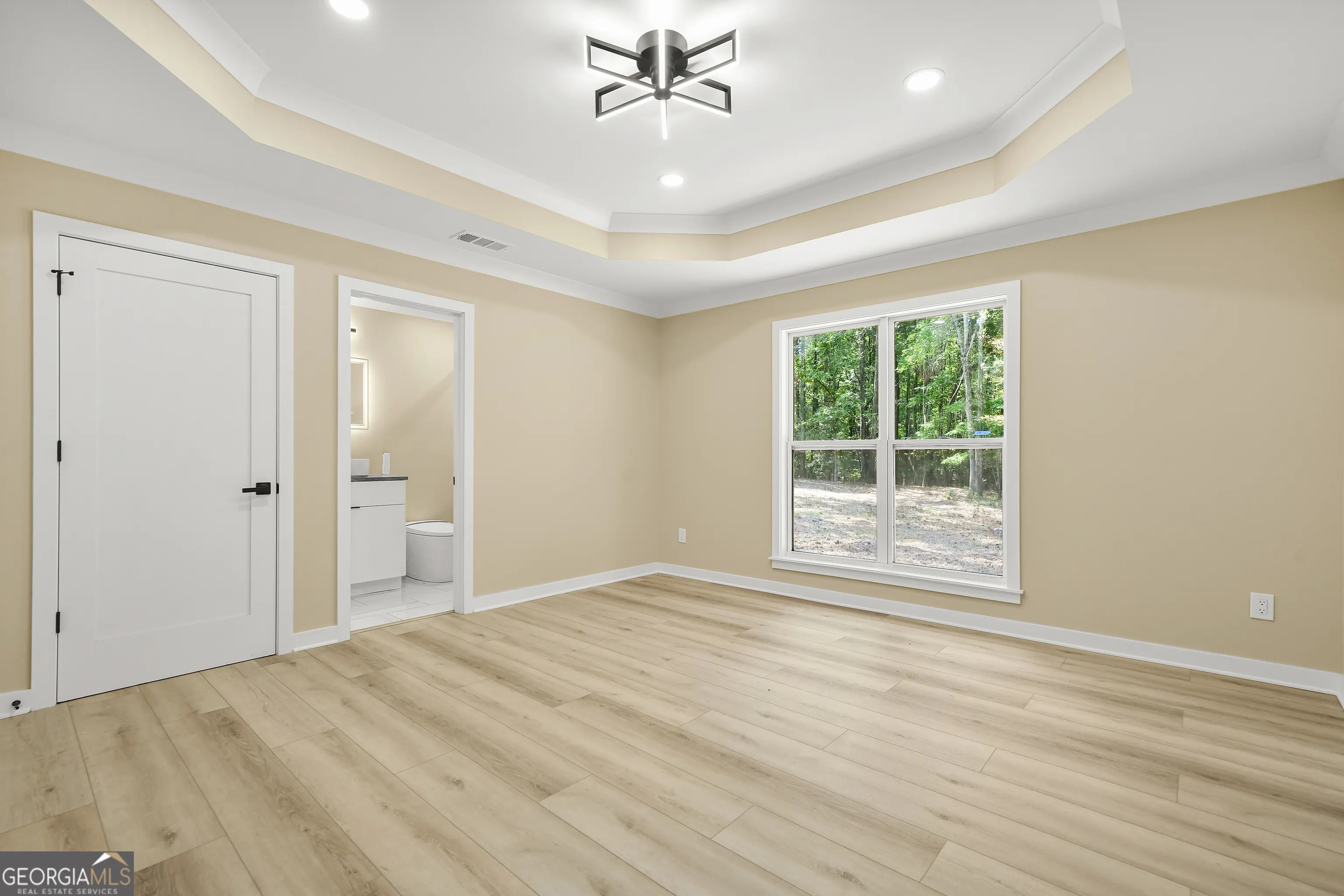 105 Shadowood Lane