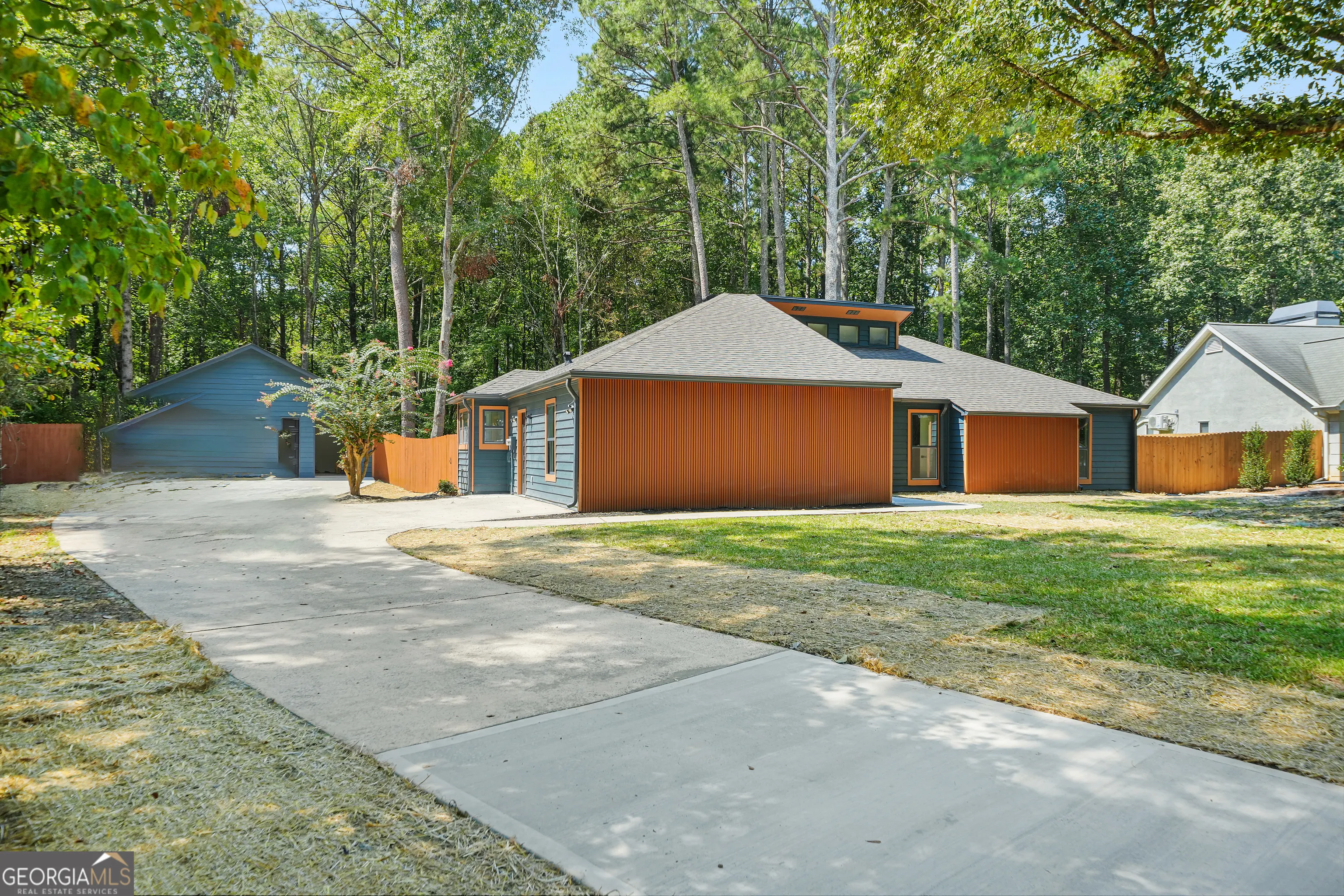 105 Shadowood Lane