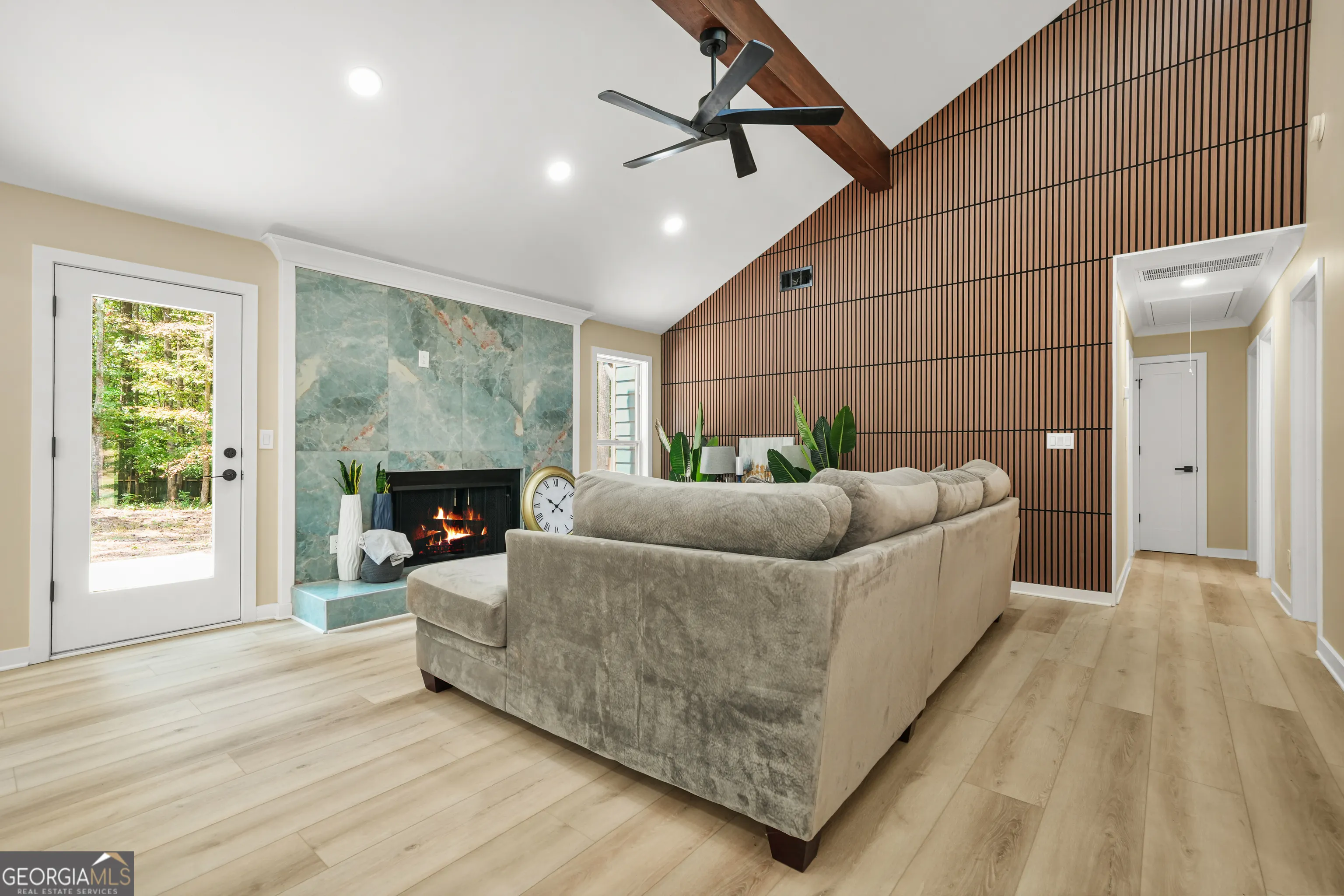 105 Shadowood Lane