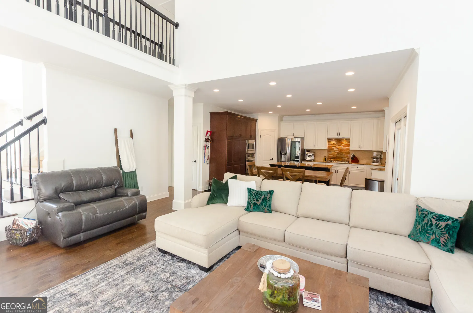 3713 Lake Edge Drive