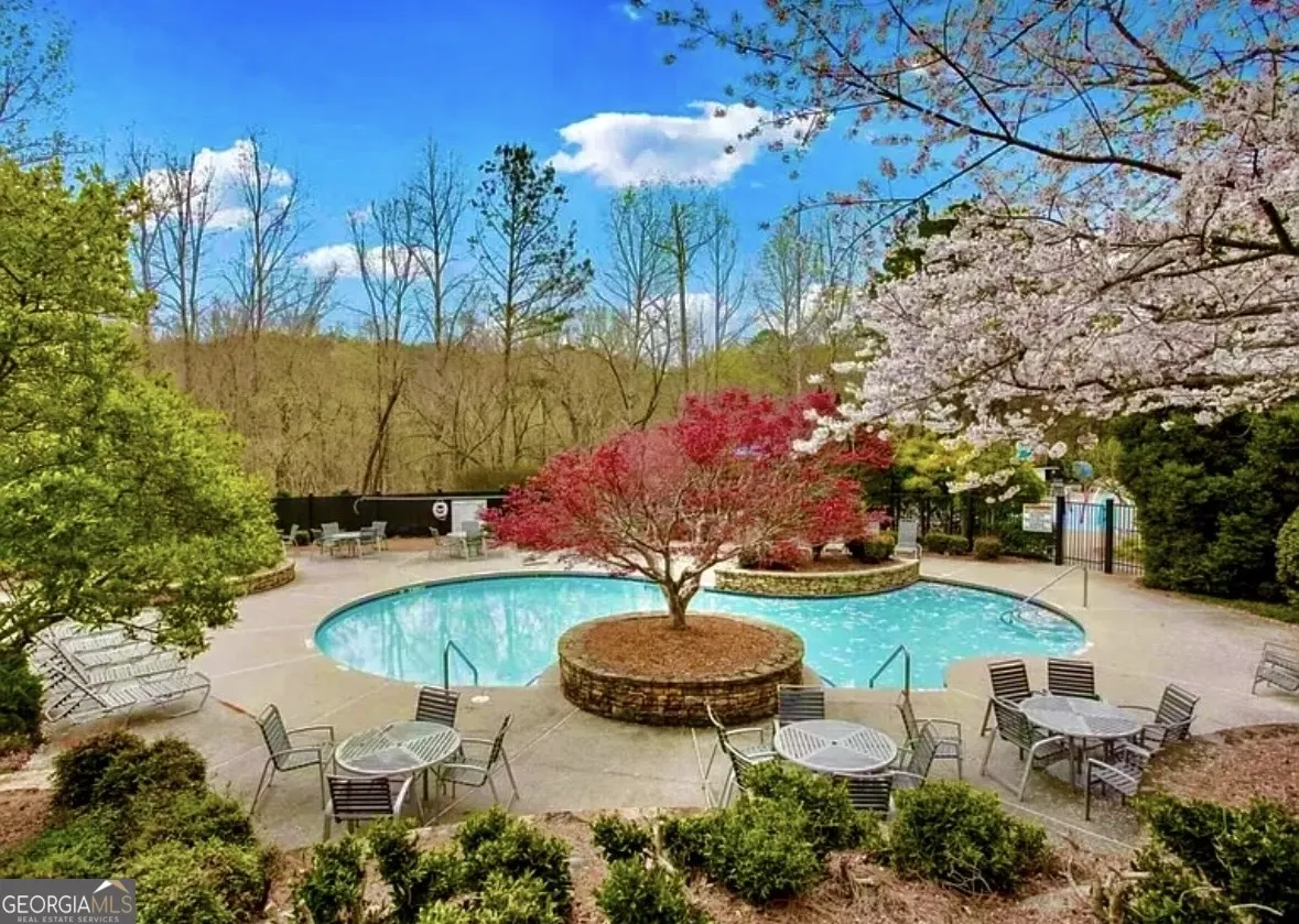 3713 Lake Edge Drive