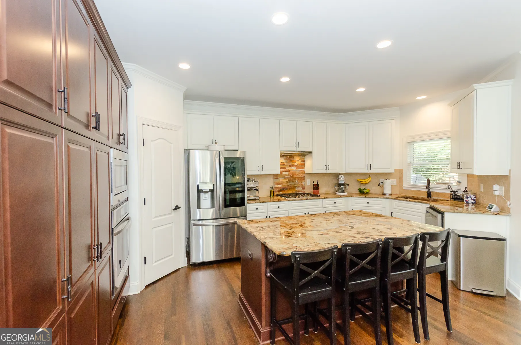 3713 Lake Edge Drive