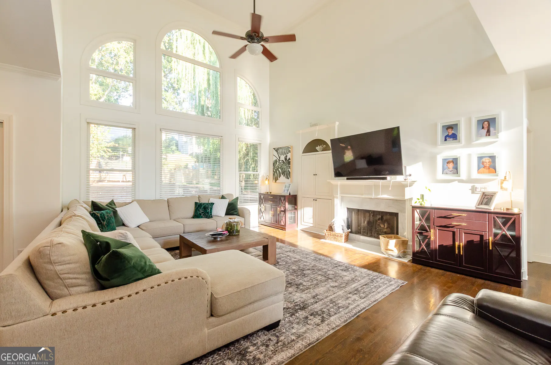 3713 Lake Edge Drive
