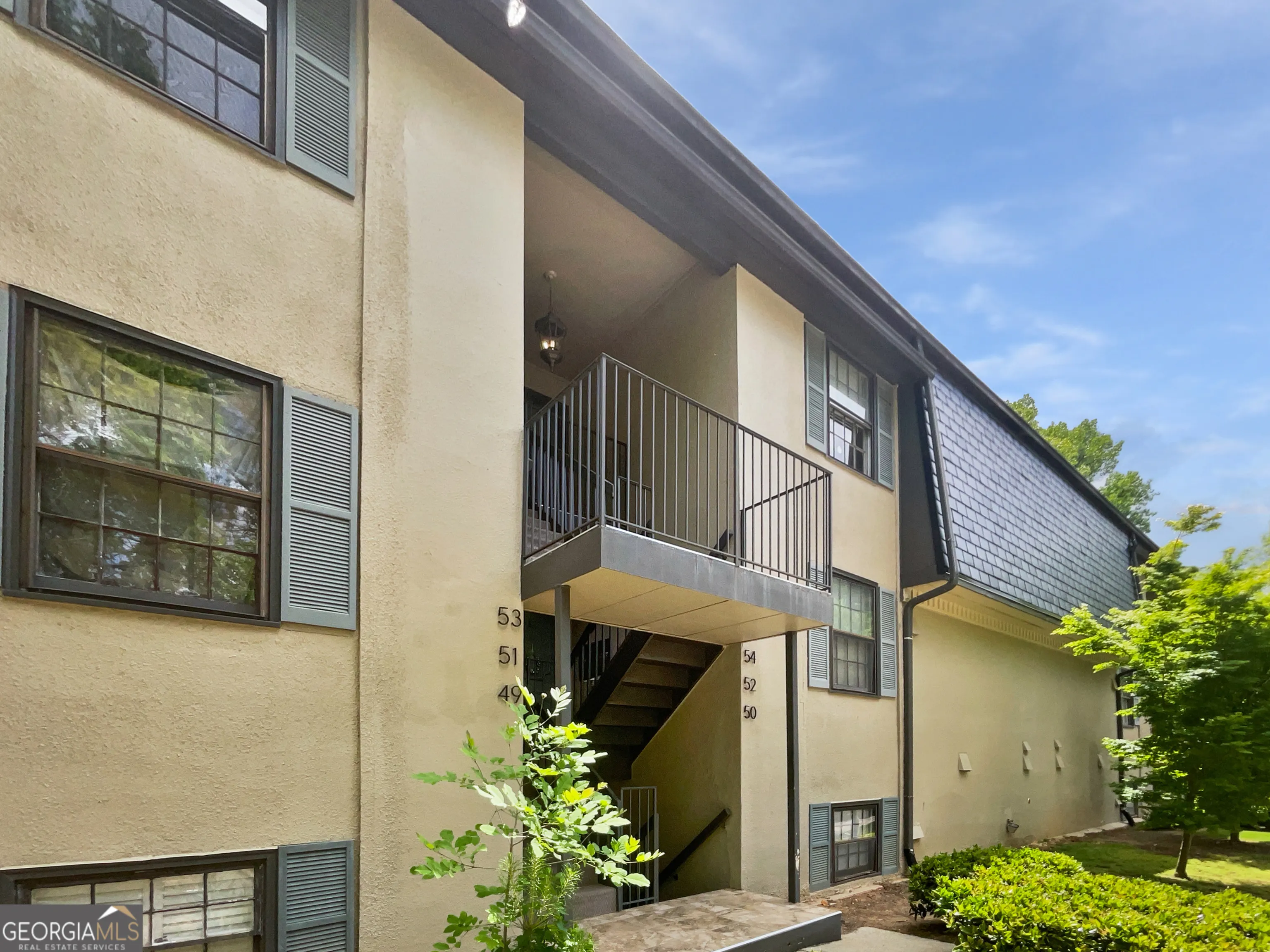 53 Monet Court NW