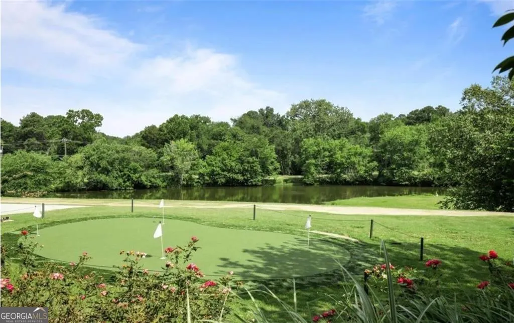 53 Monet Court NW