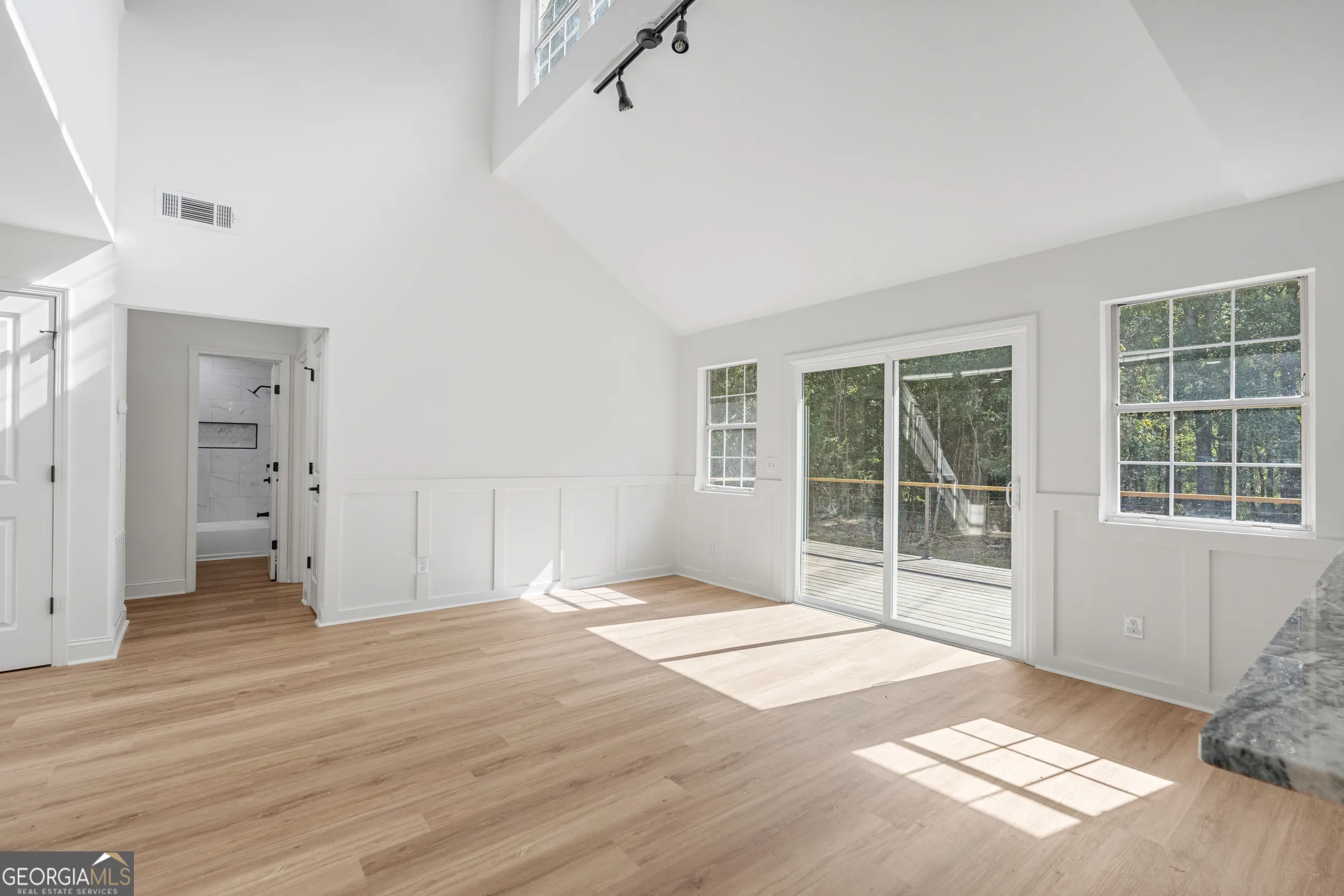 36 H St,