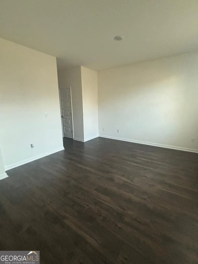 109 Farmers Way