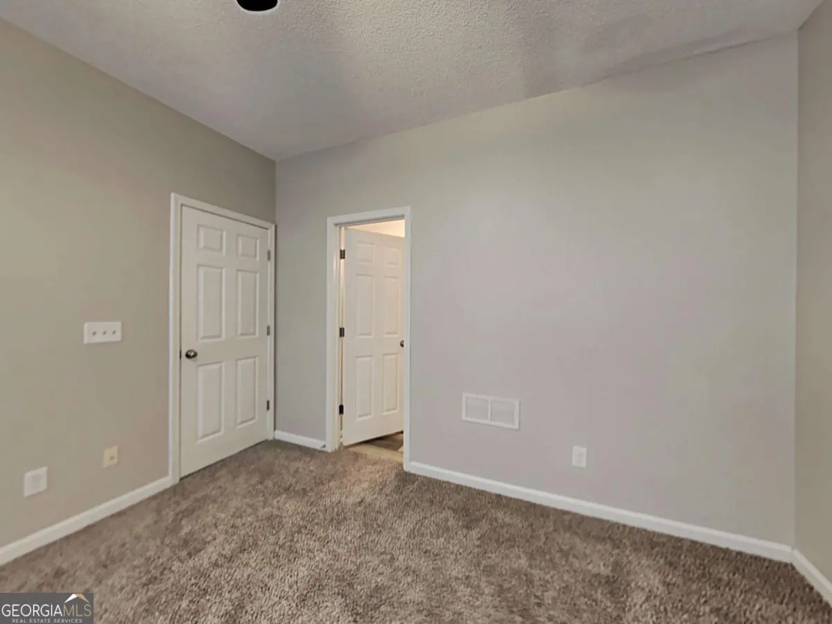 1621 Heyford Circle NW