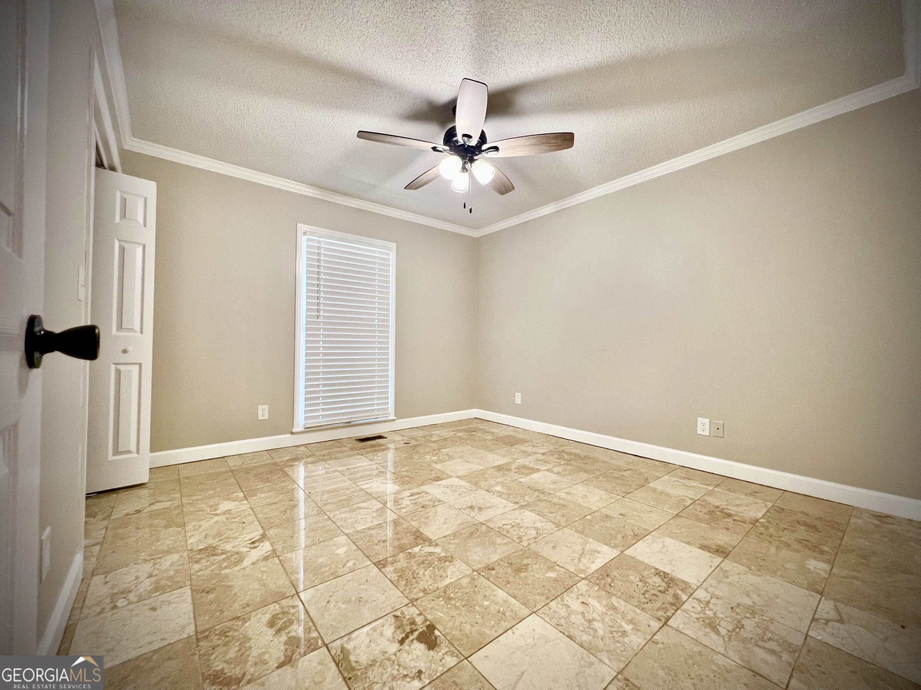 112 White Oak Circle