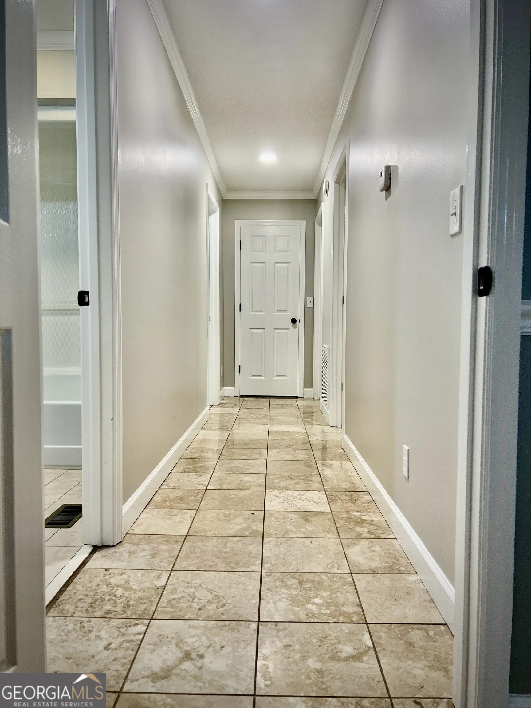 112 White Oak Circle
