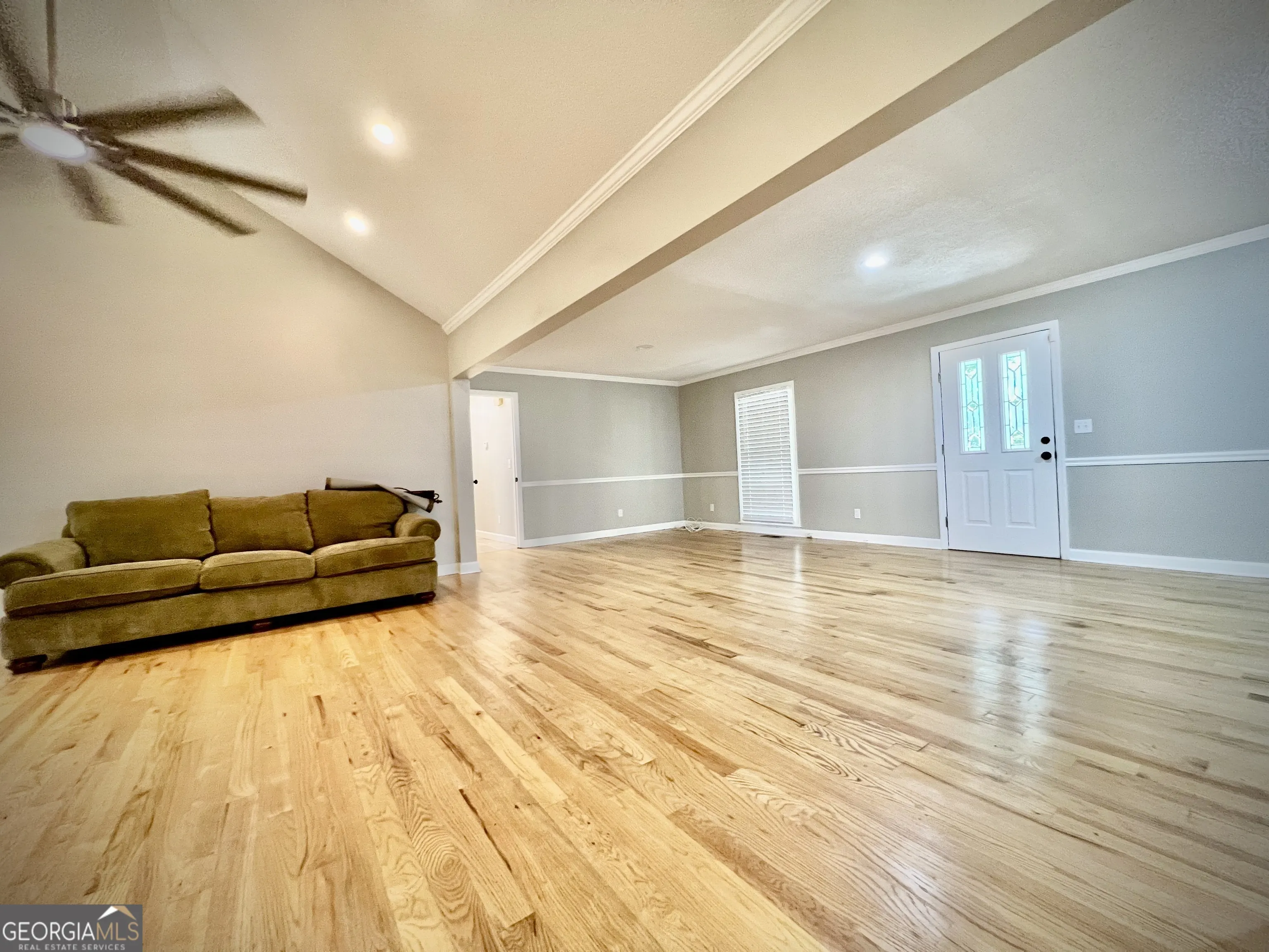 112 White Oak Circle
