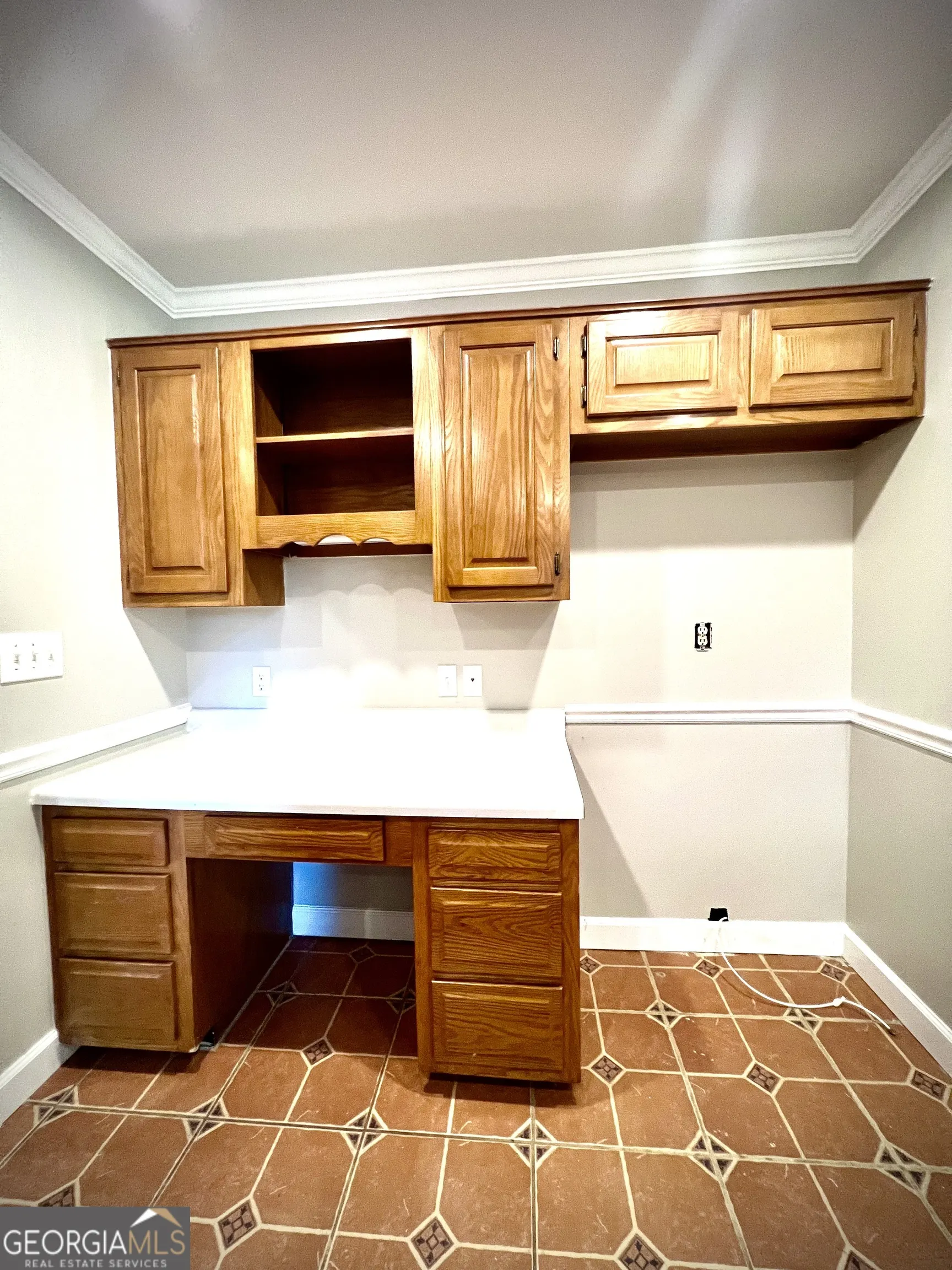 112 White Oak Circle