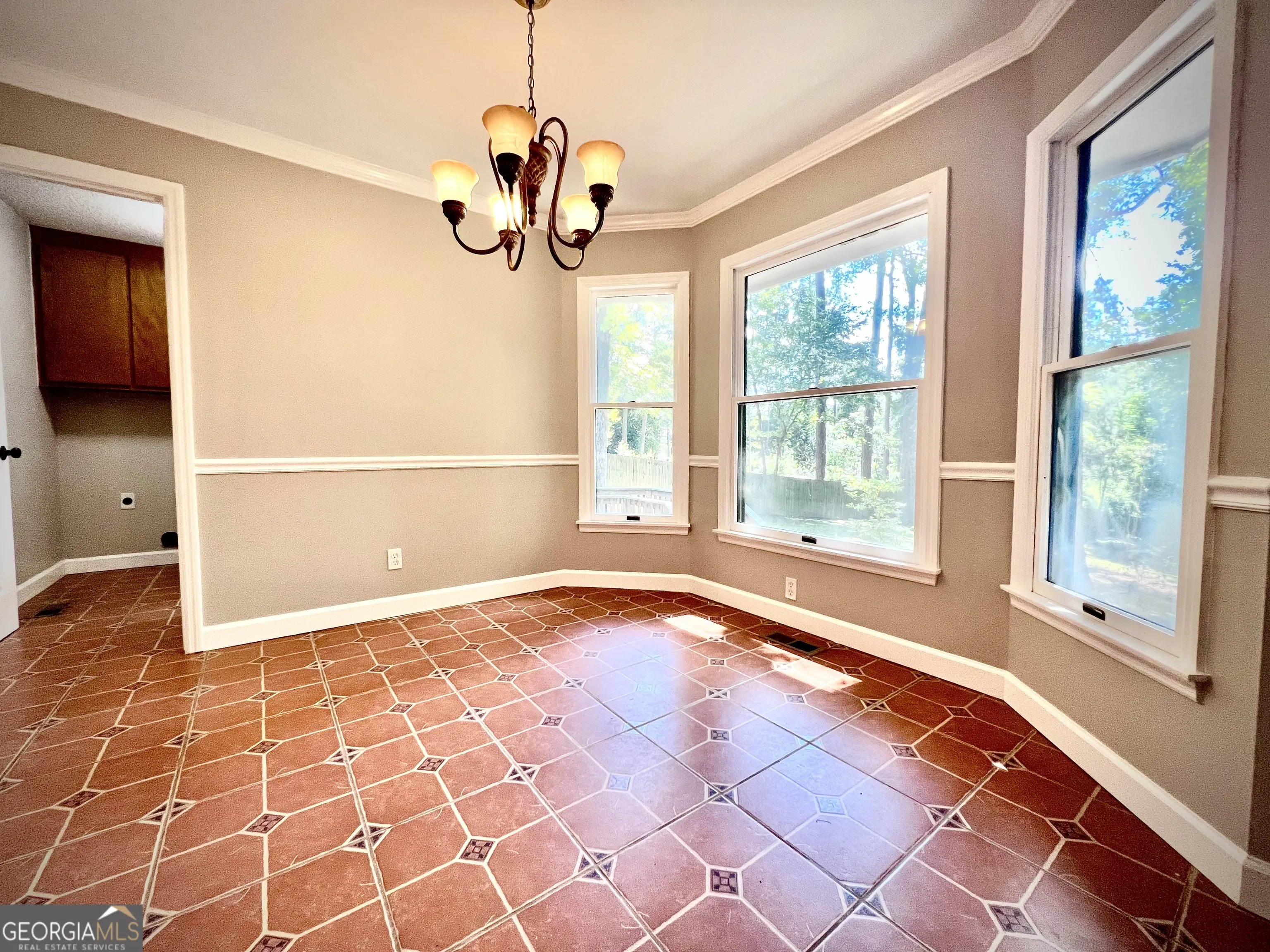 112 White Oak Circle