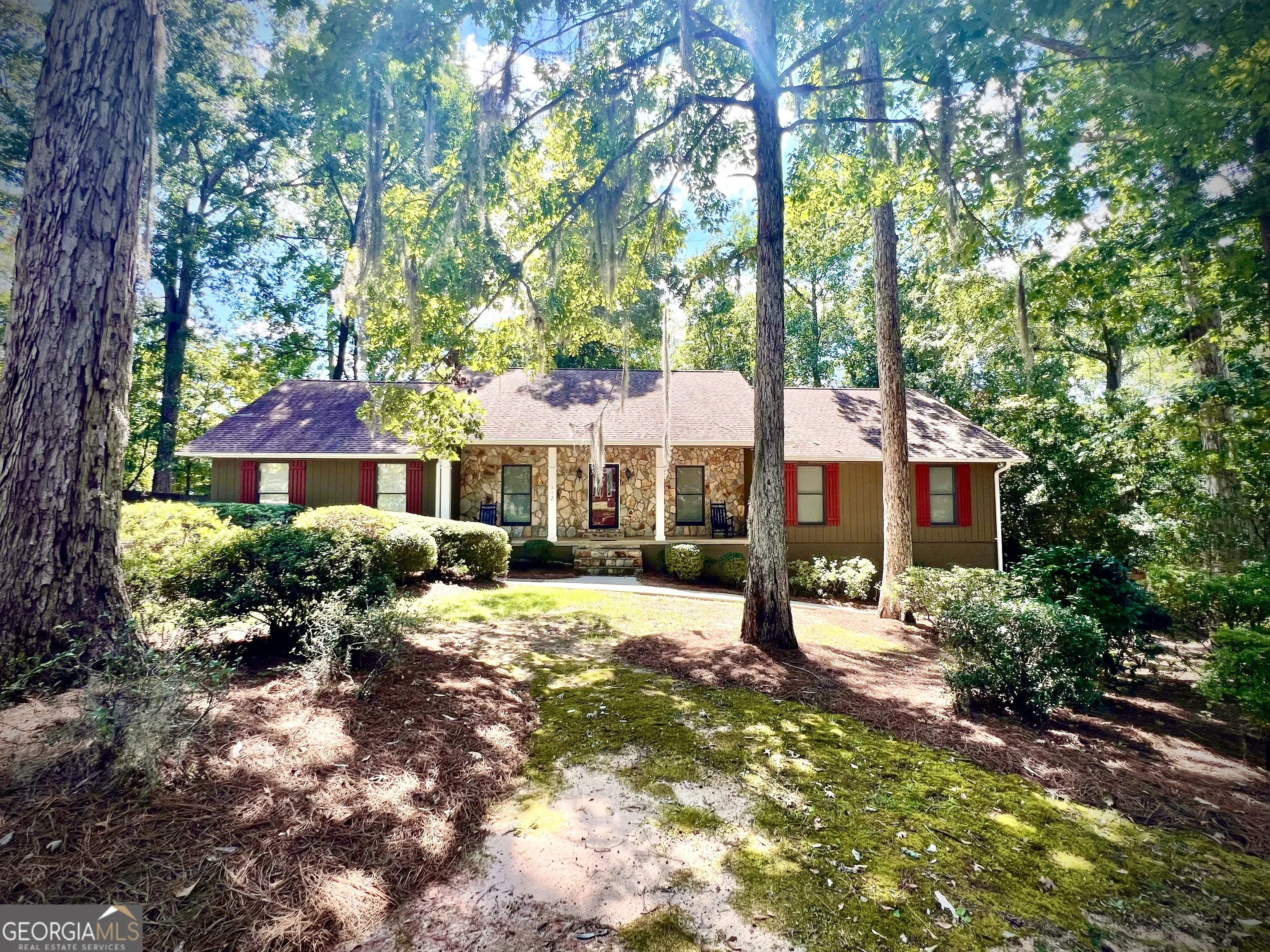 112 White Oak Circle
