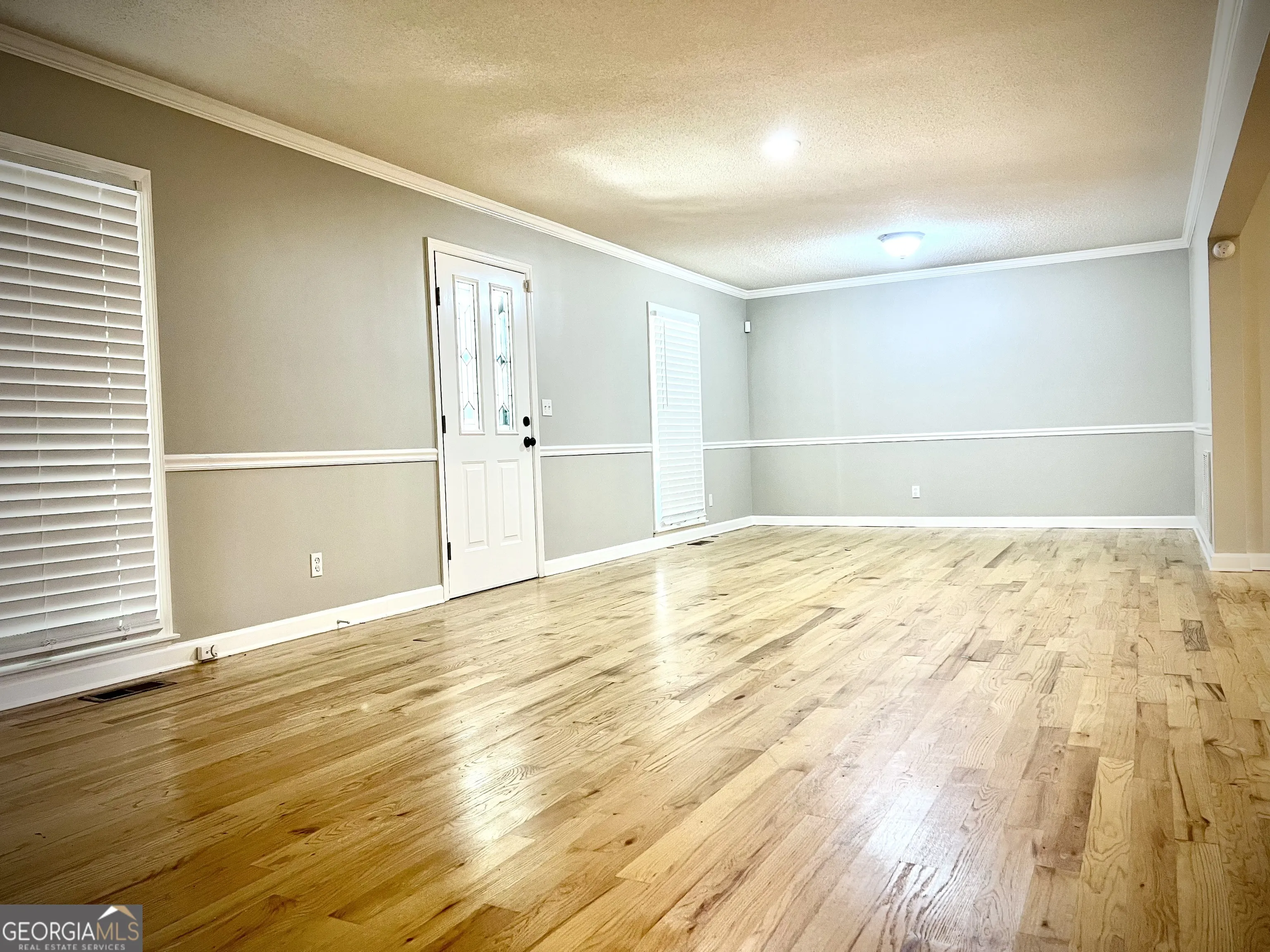 112 White Oak Circle