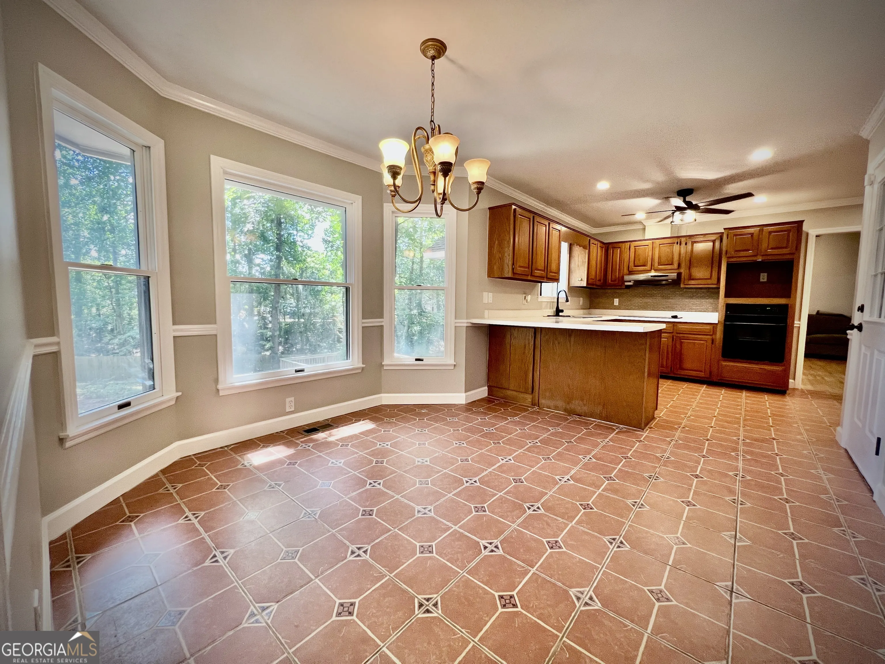 112 White Oak Circle