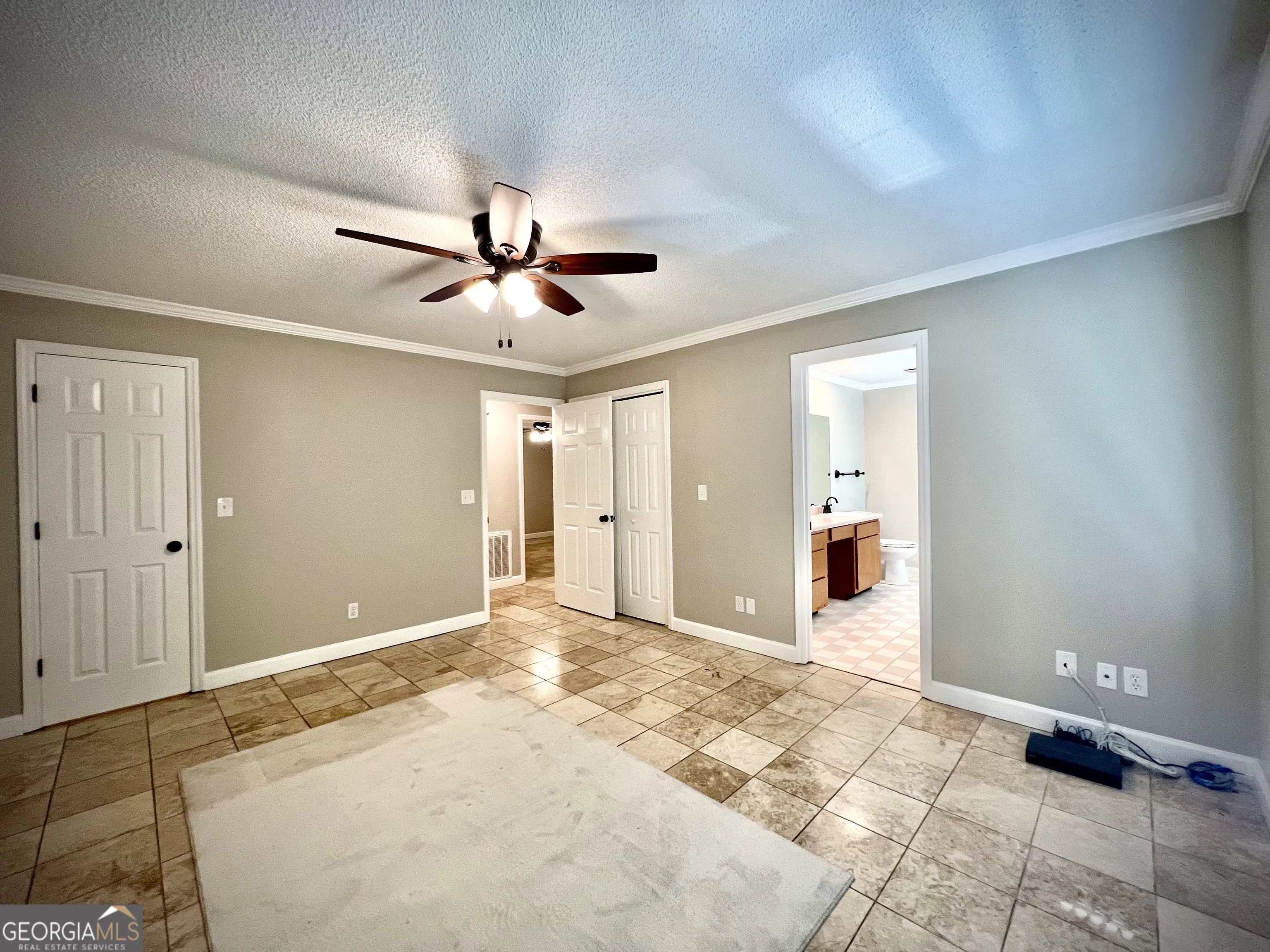 112 White Oak Circle