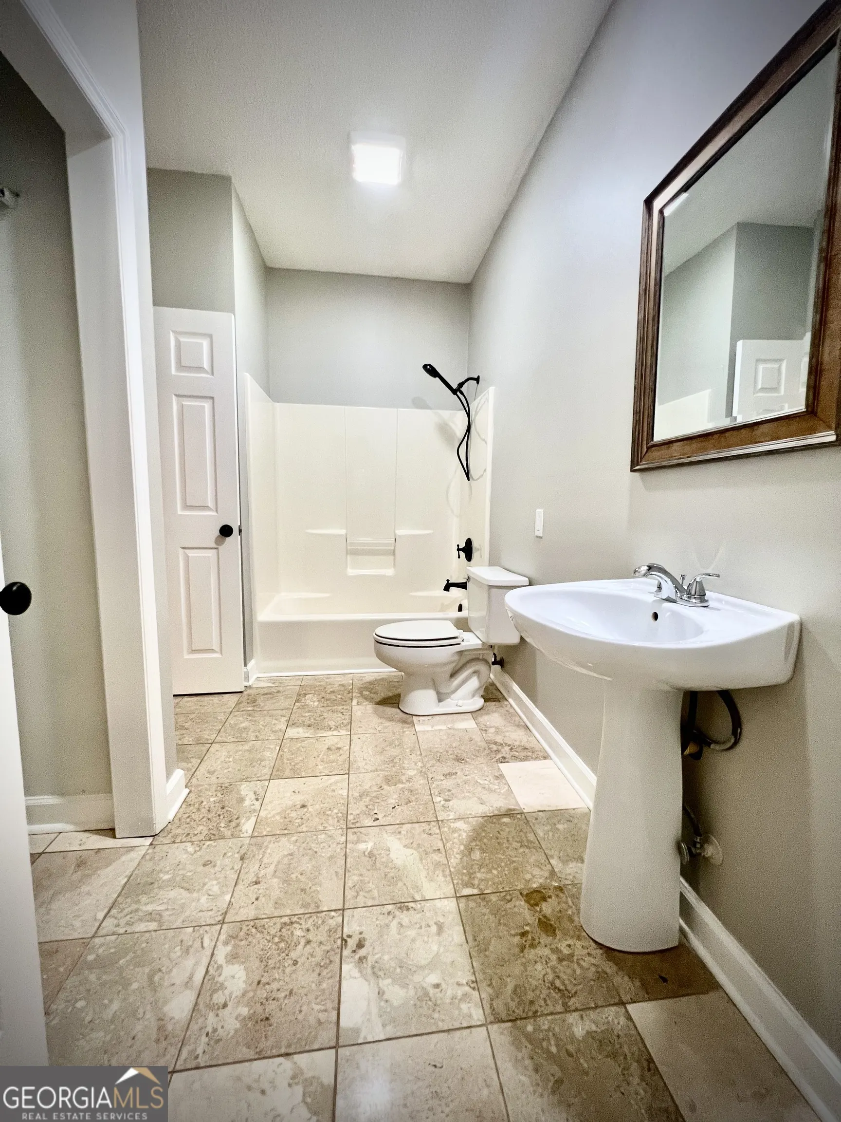112 White Oak Circle