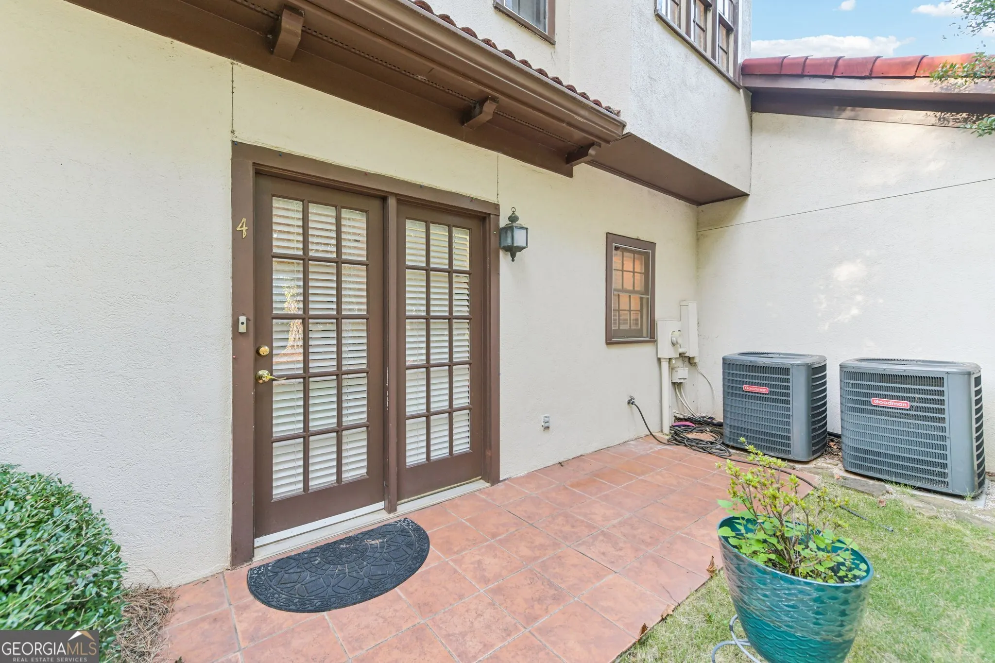 1406 Club Drive