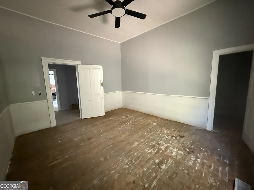 532 Woolfolk Street