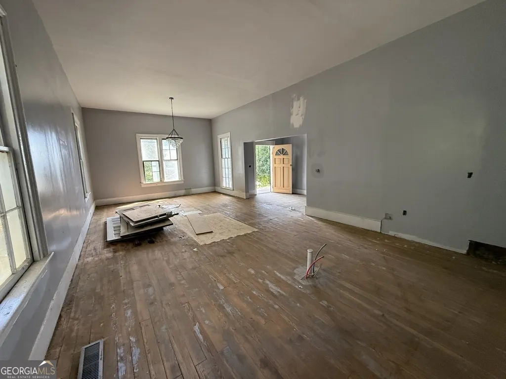 532 Woolfolk Street
