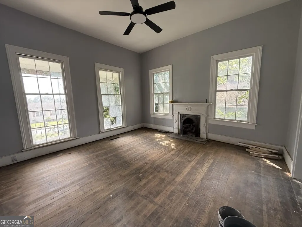 532 Woolfolk Street