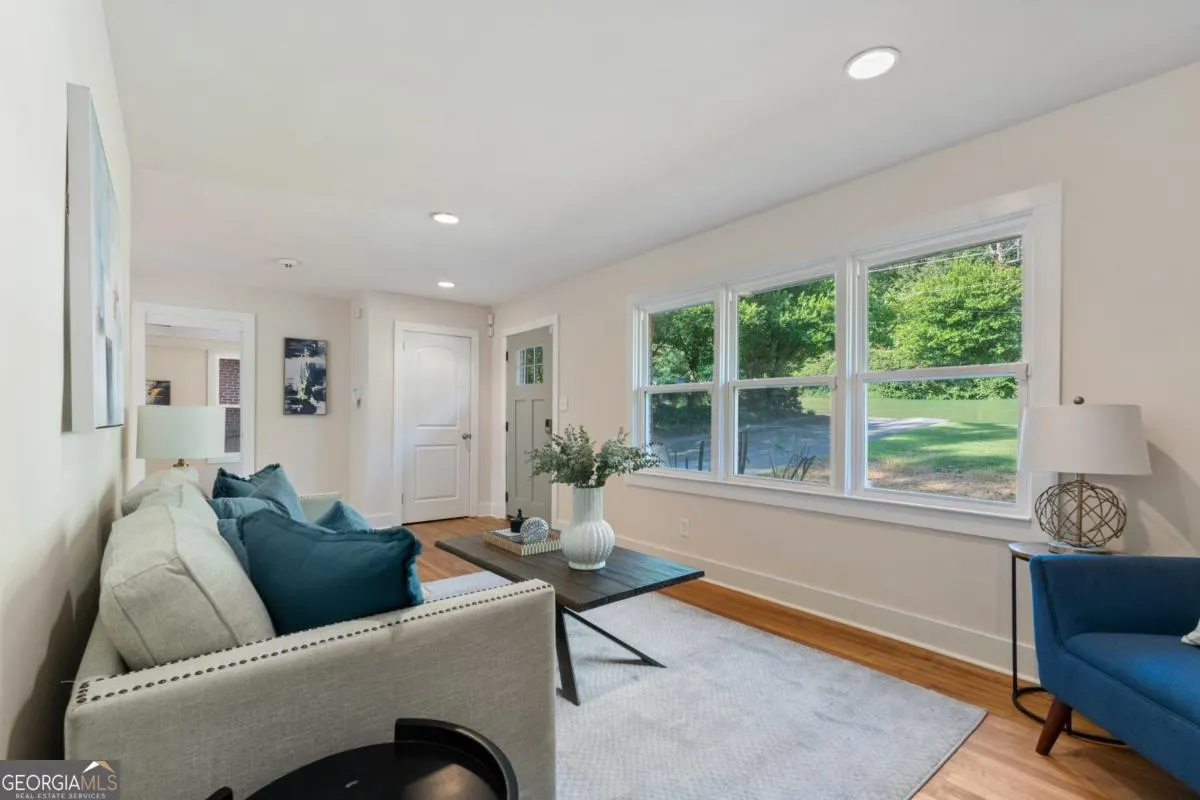 3278 Robin Road