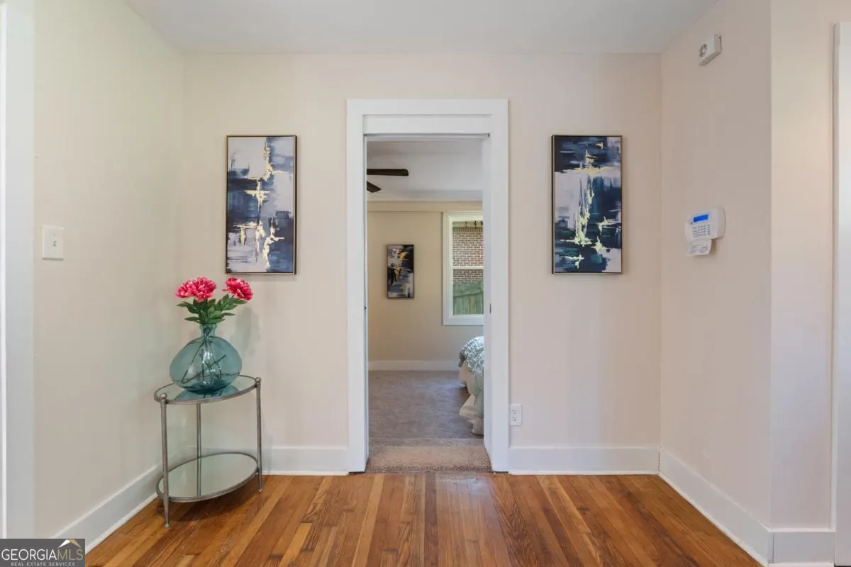 3278 Robin Road