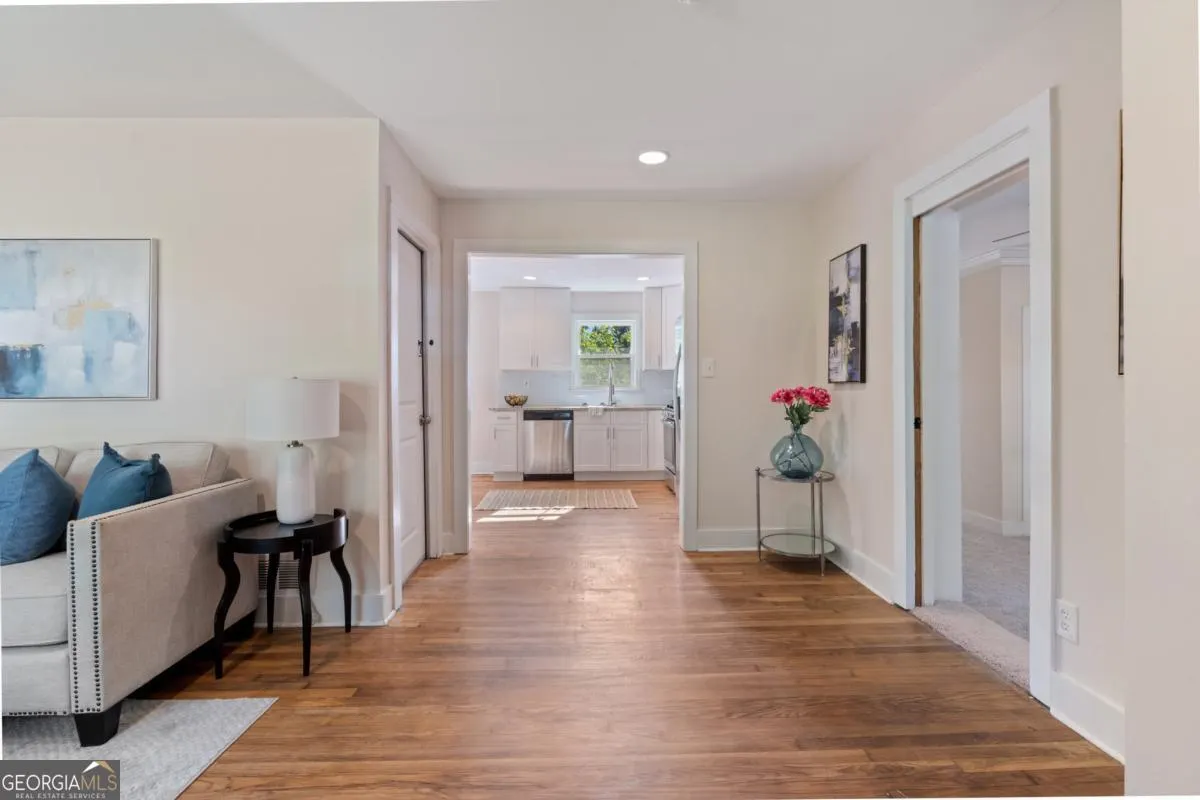 3278 Robin Road