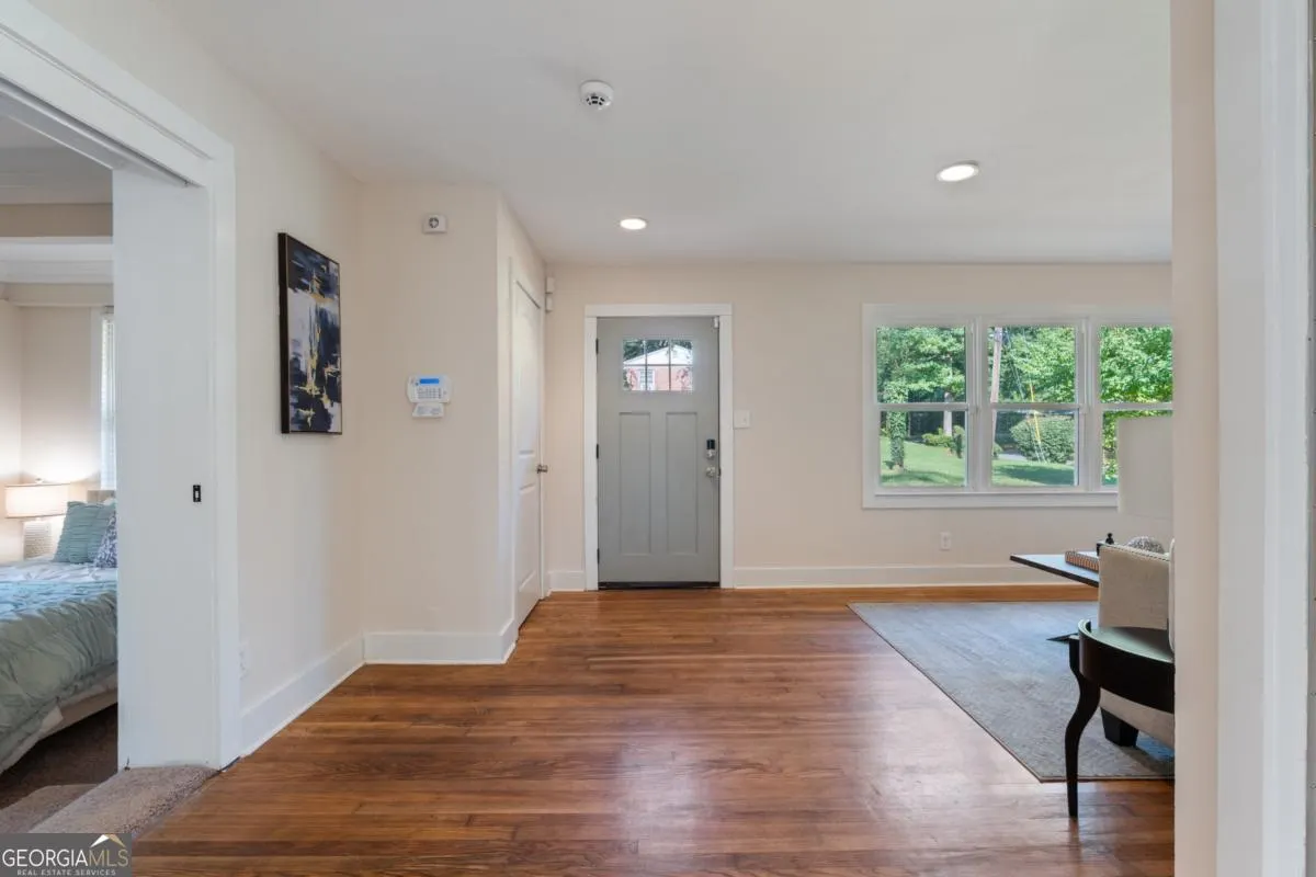 3278 Robin Road