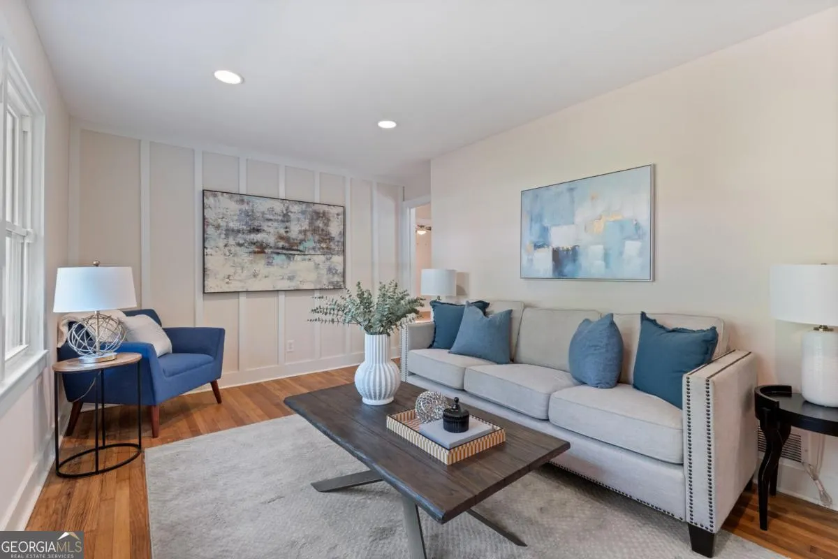 3278 Robin Road