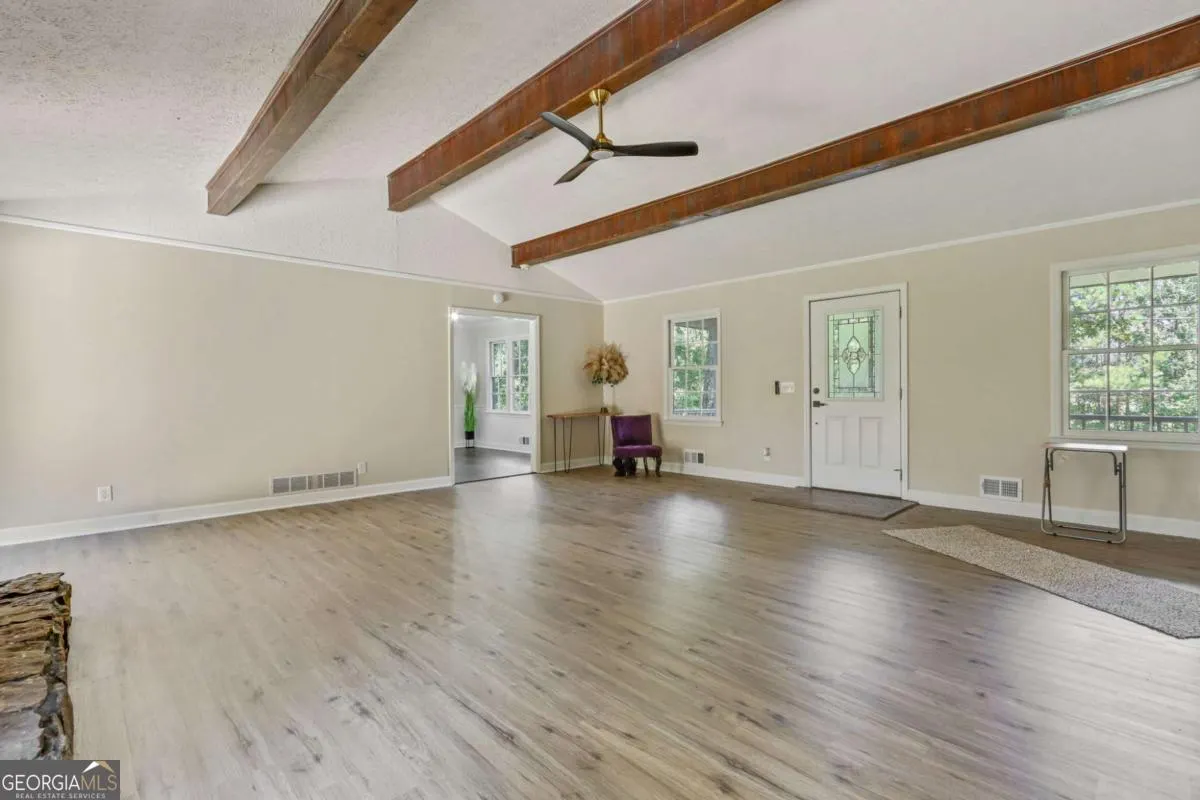 942 Old Batesville Road