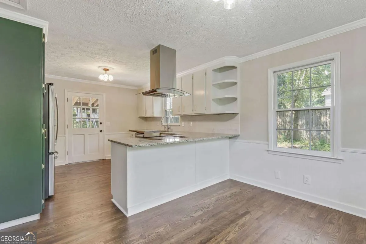 942 Old Batesville Road