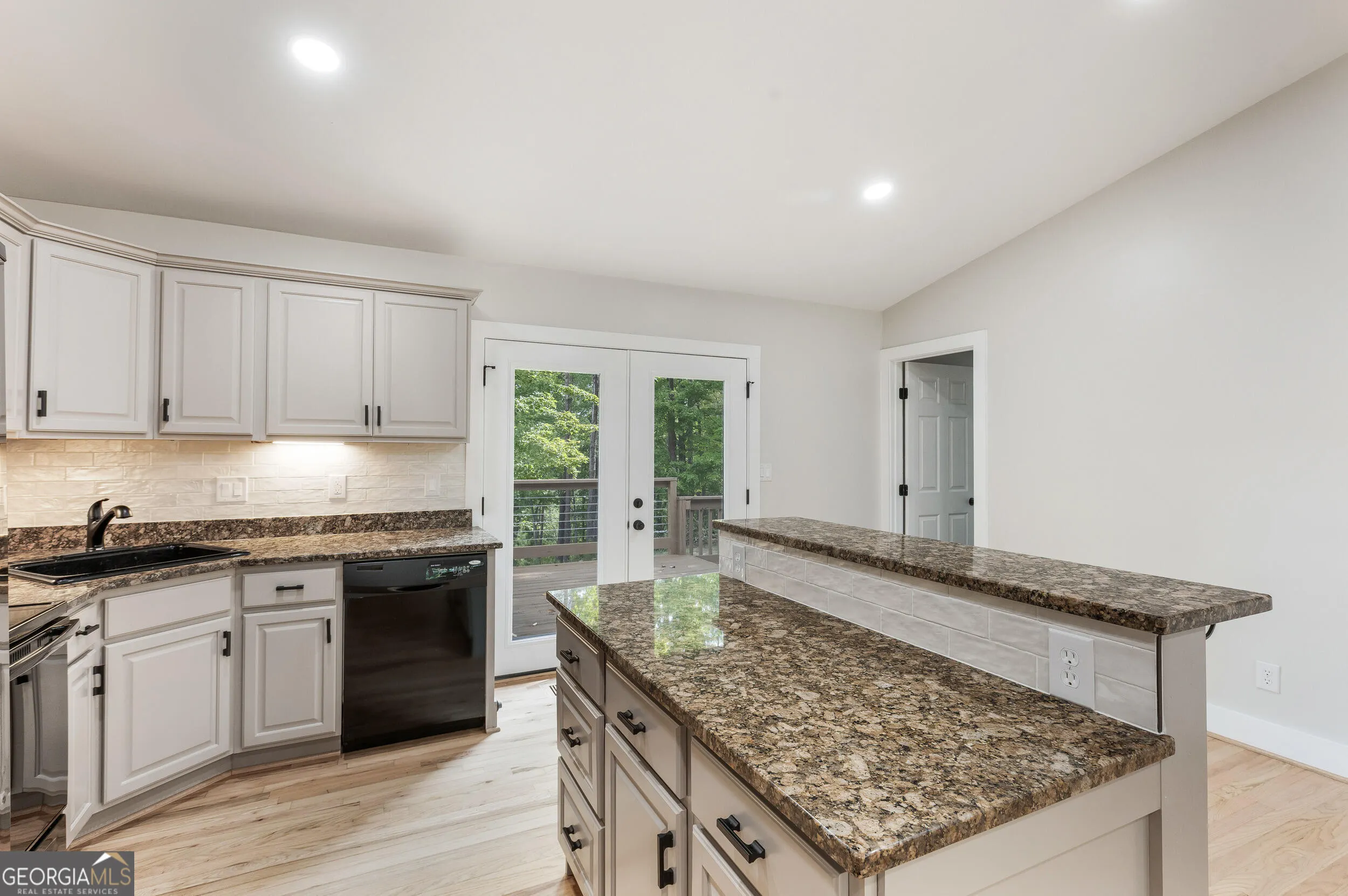 141 Corner Oak Court, #5