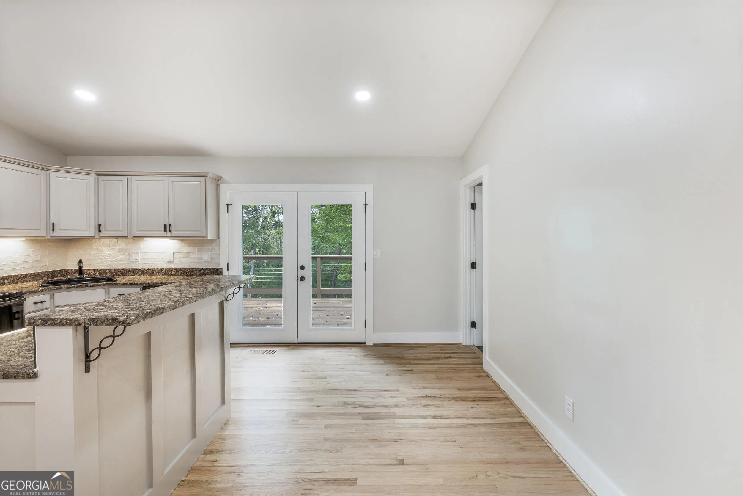 141 Corner Oak Court, #5