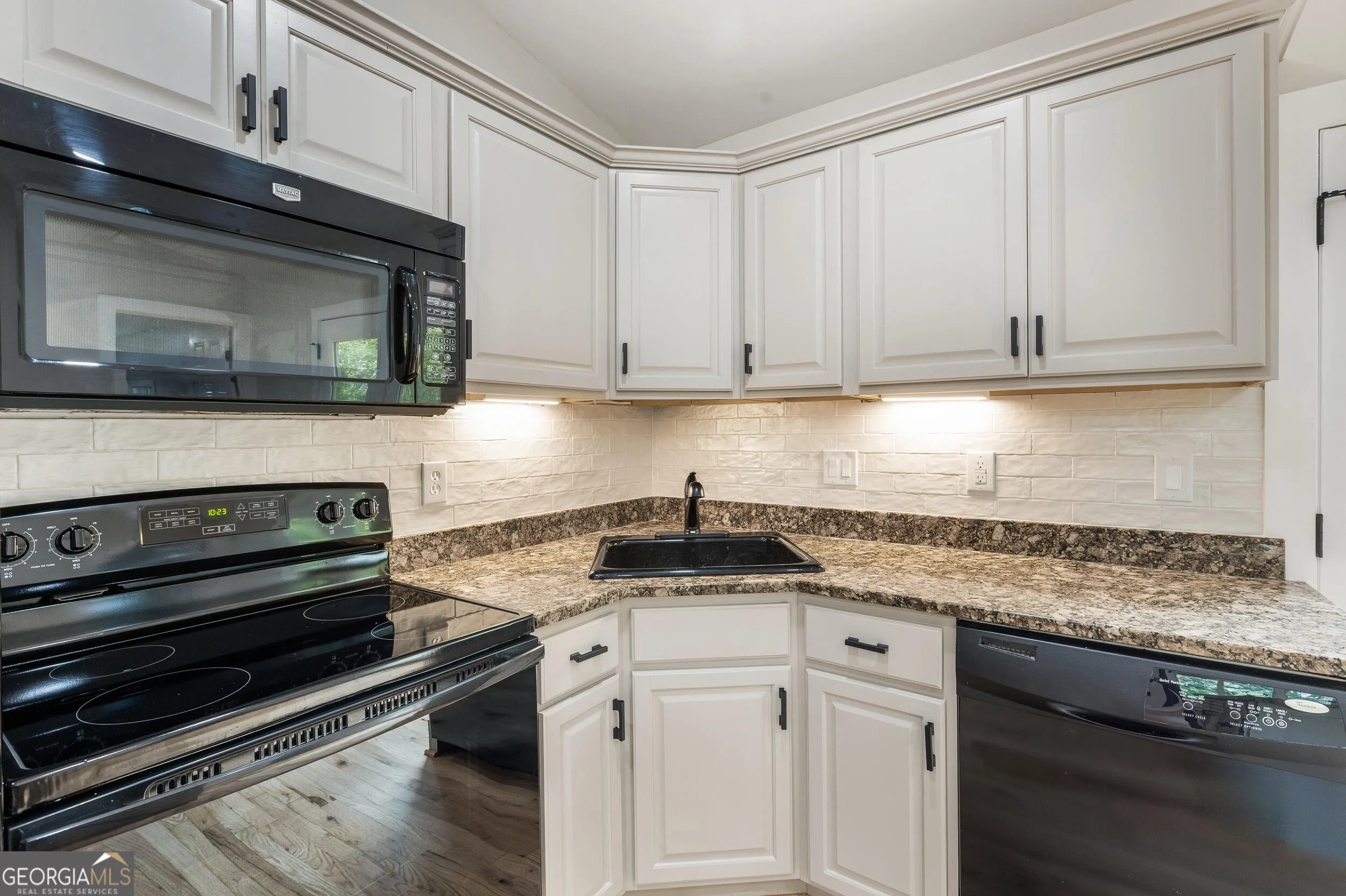 141 Corner Oak Court, #5