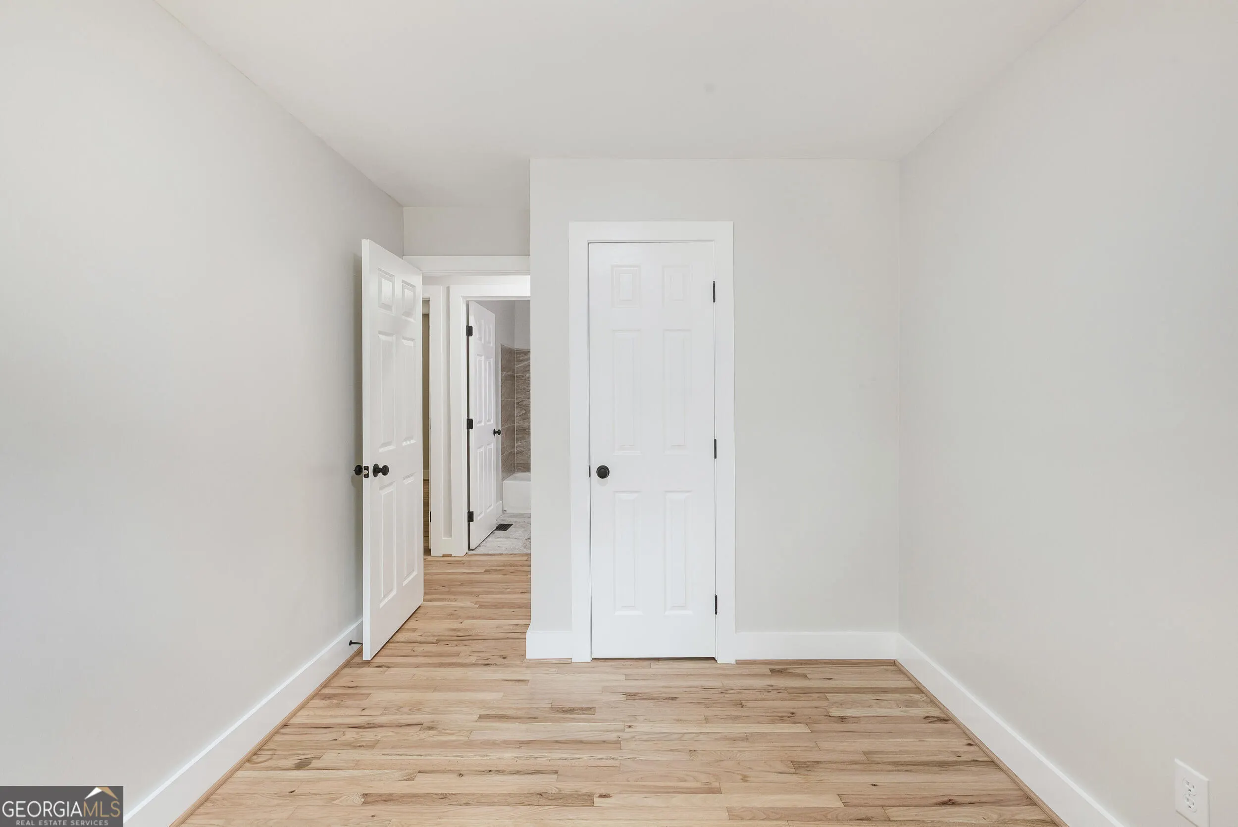141 Corner Oak Court, #5